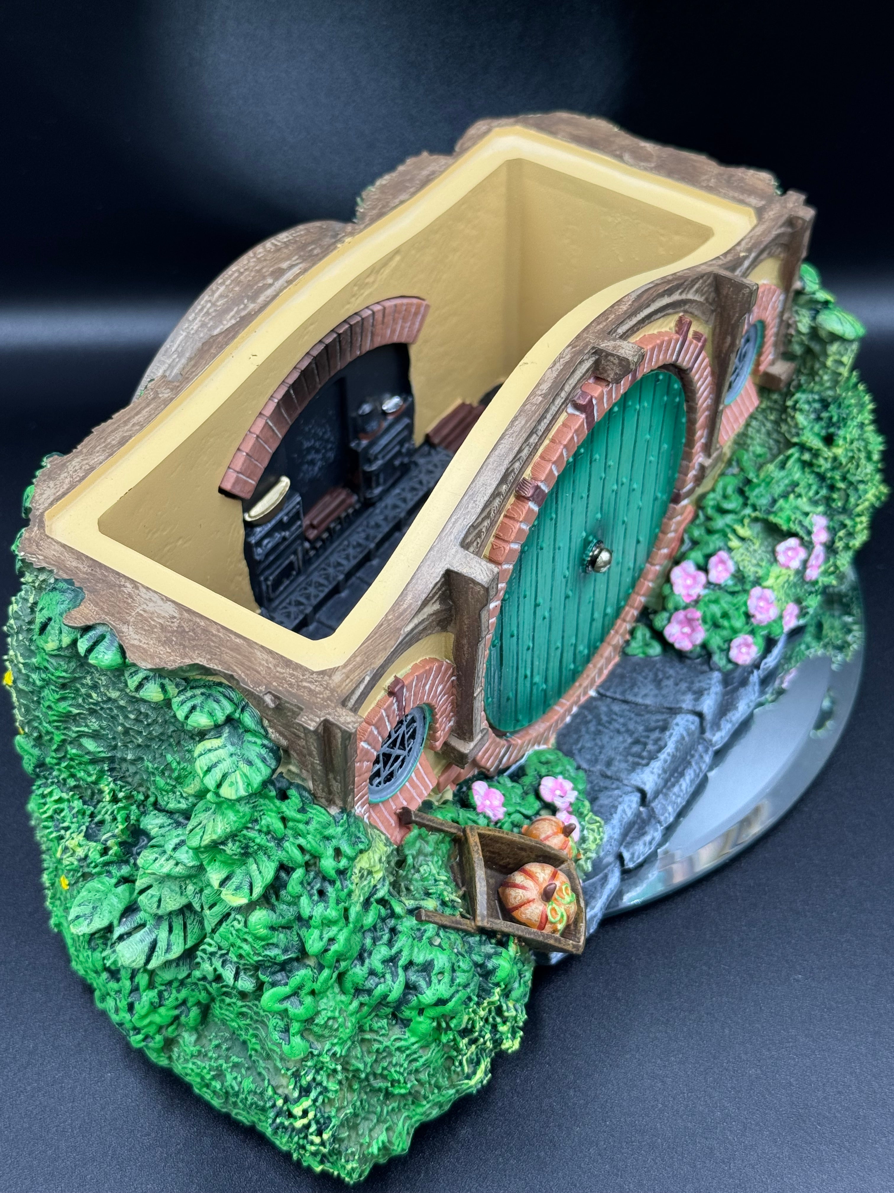 Lord of the Rings The Shire Box 23.4cm
