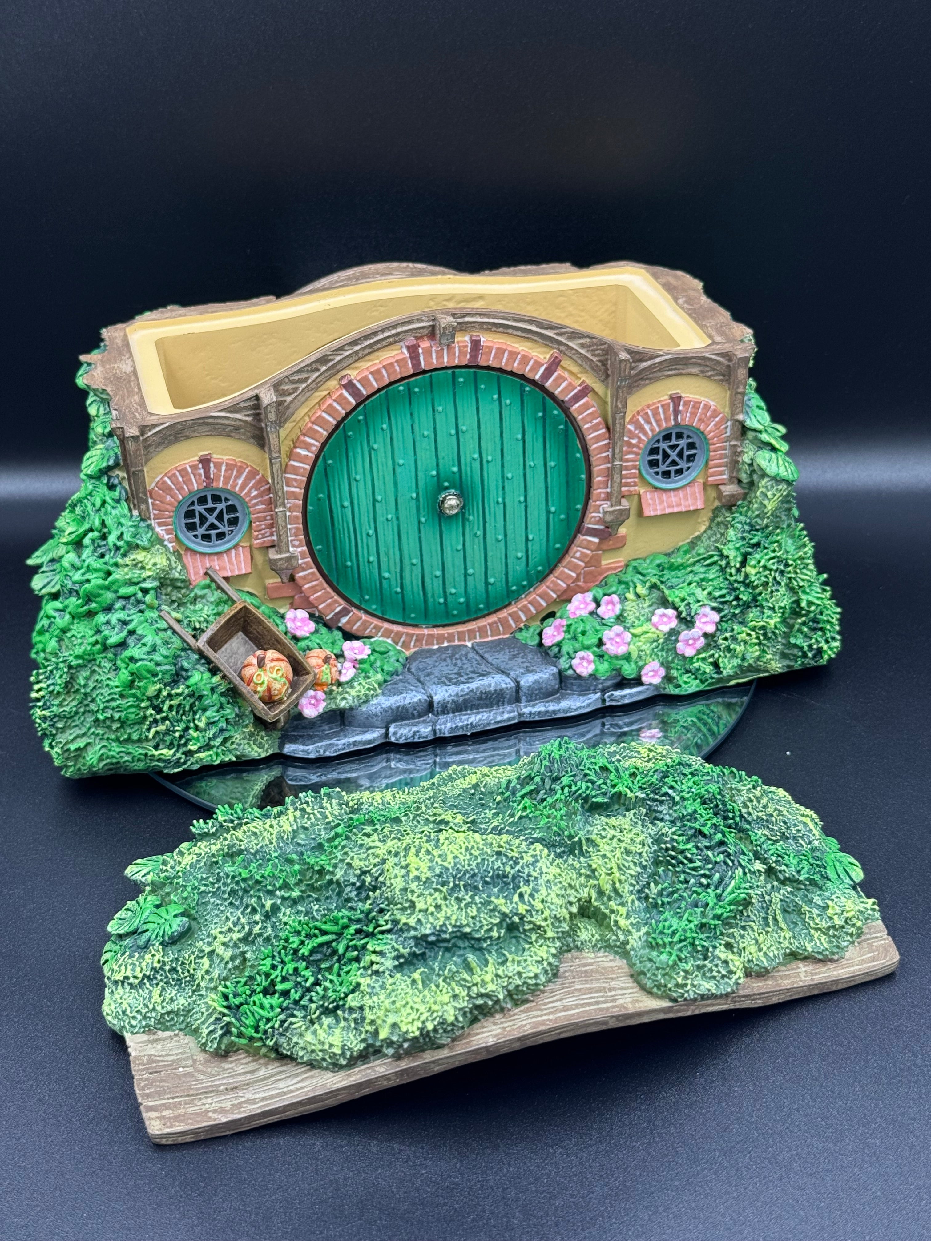 Lord of the Rings The Shire Box 23.4cm
