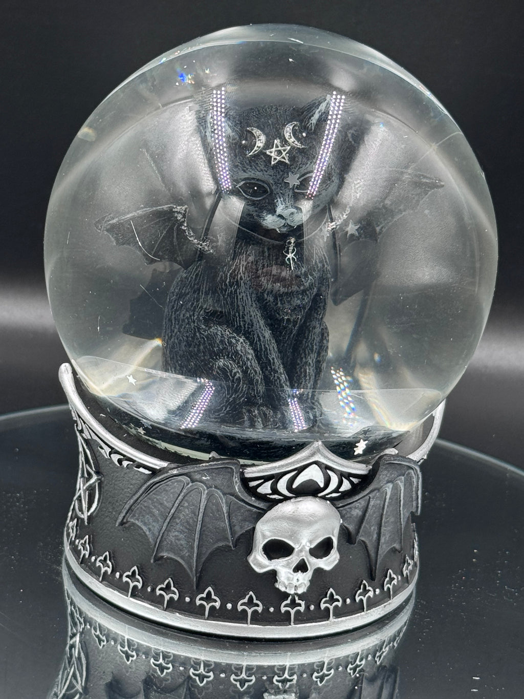 Cult Cuties Malpuss Snow Globe 13cm