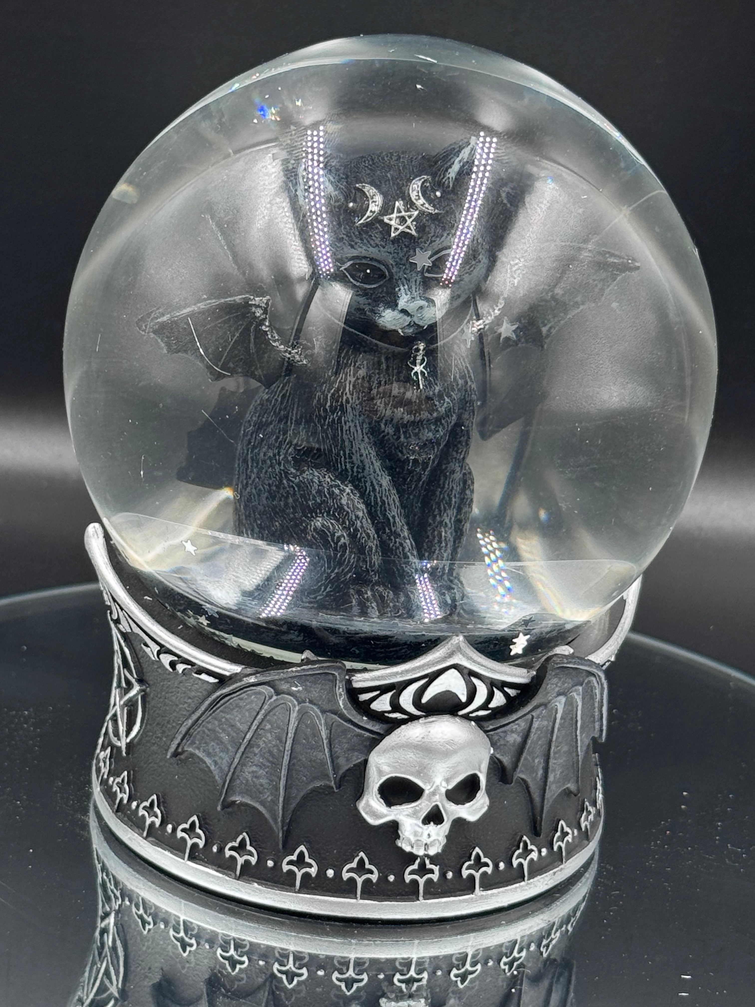 Cult Cuties Malpuss Snow Globe 13cm