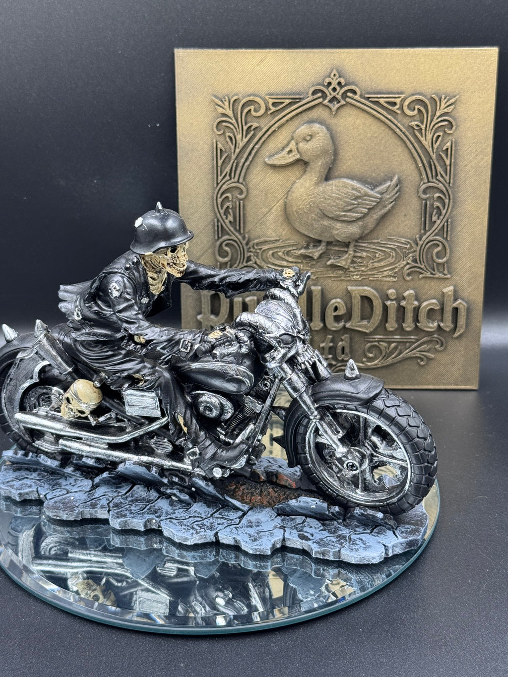 Hell on the Highway (JR) 20.5cm