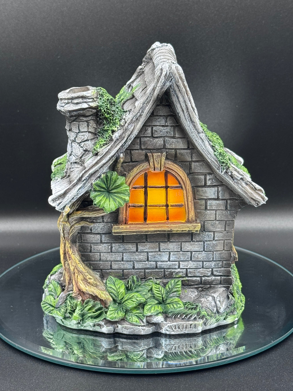 Curly Oak Manor 15cm