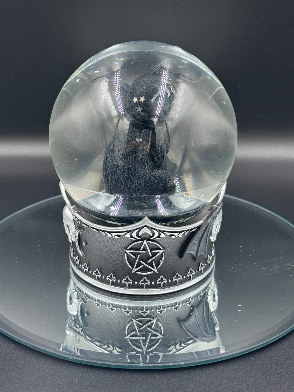Cult Cuties Malpuss Snow Globe 13cm