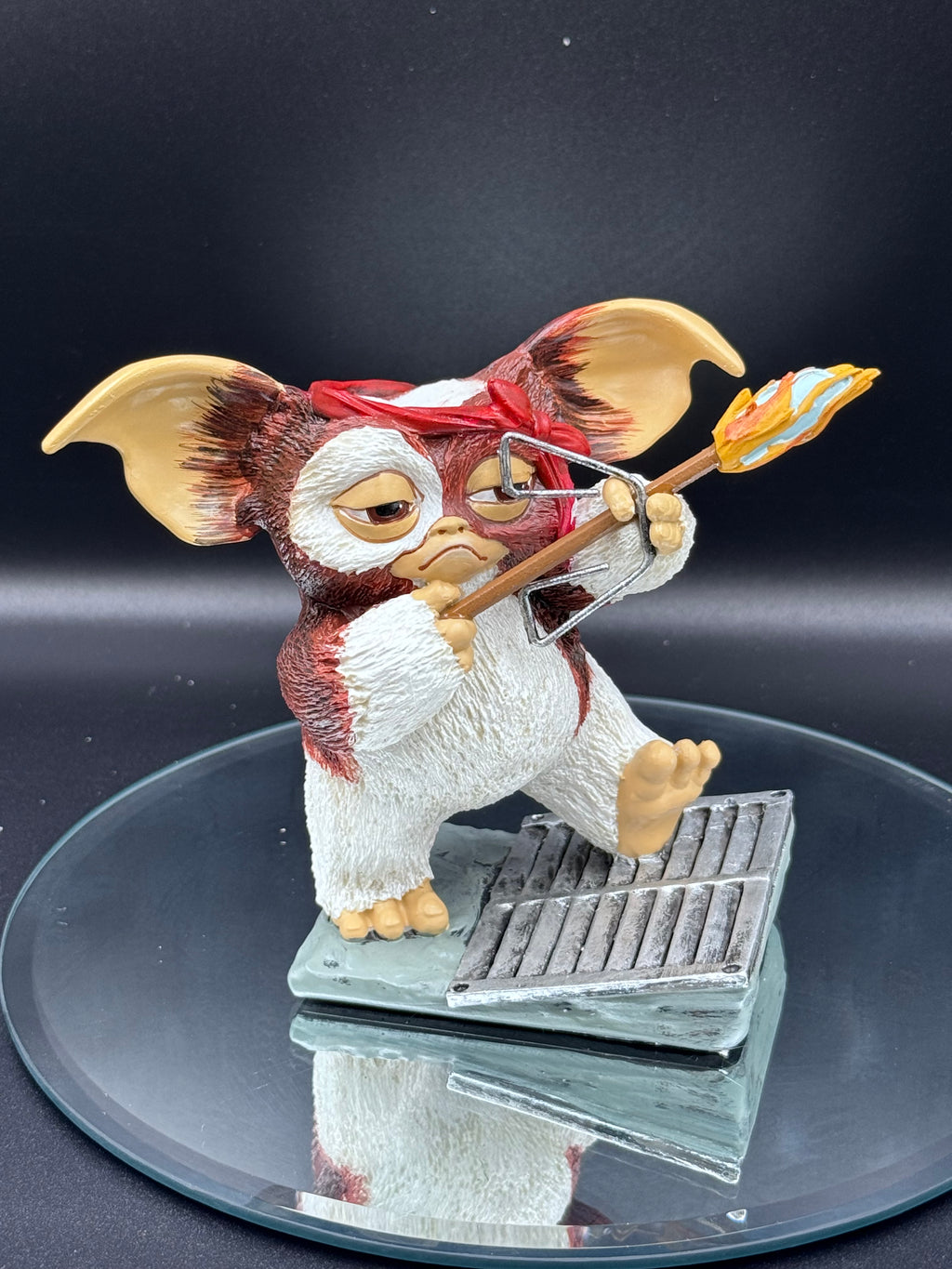Gremlins Gizmo - Ready Aim Fire Figurine 11.5cm