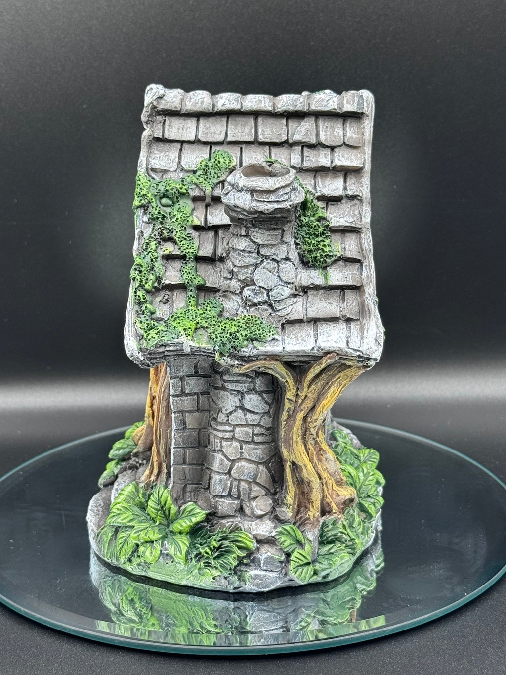 Curly Oak Manor 15cm