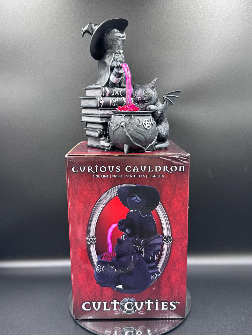 Cult Cuties Malpuss and Purrah Curious Cauldron 18.5cm