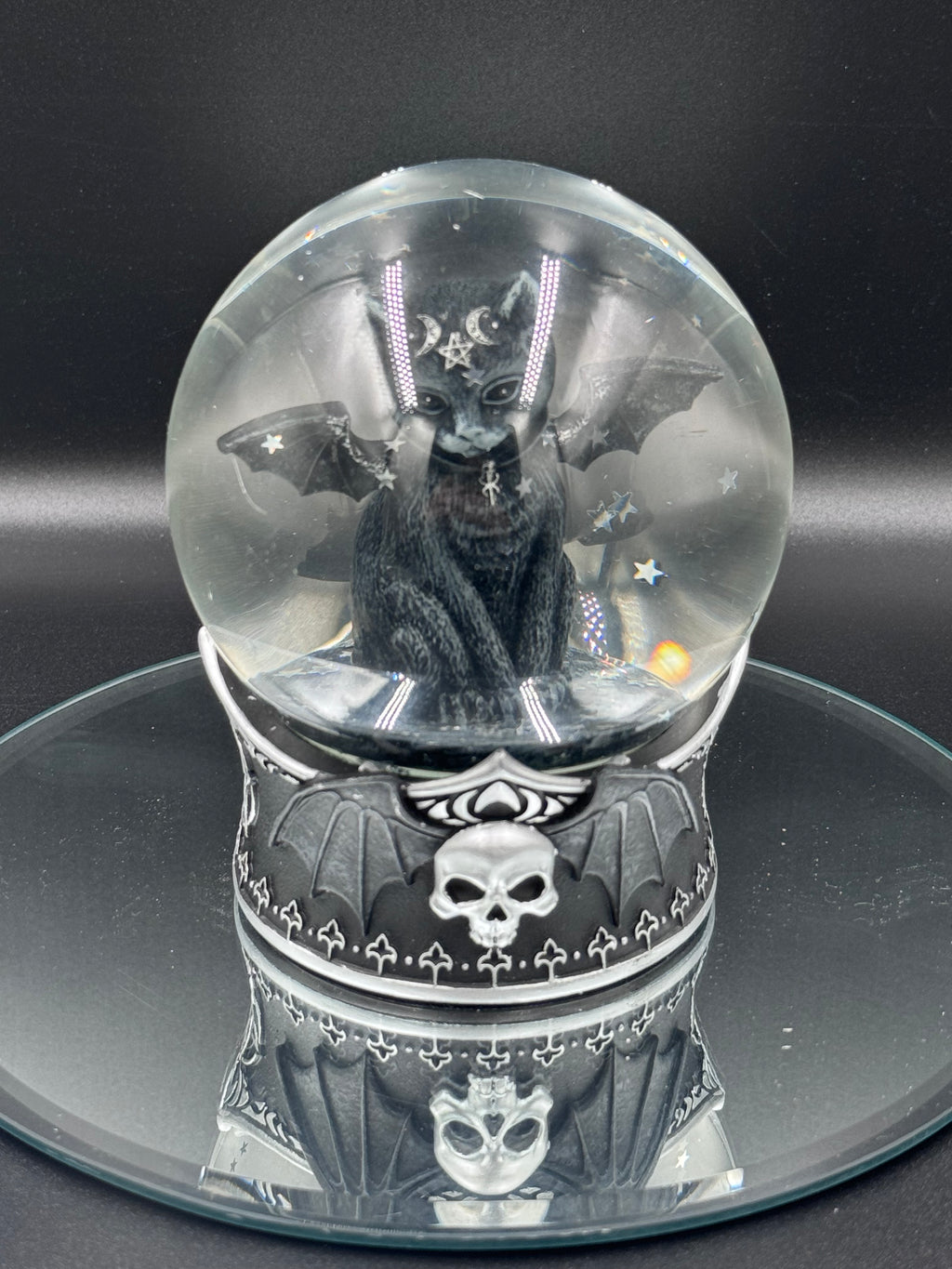 Cult Cuties Malpuss Snow Globe 13cm