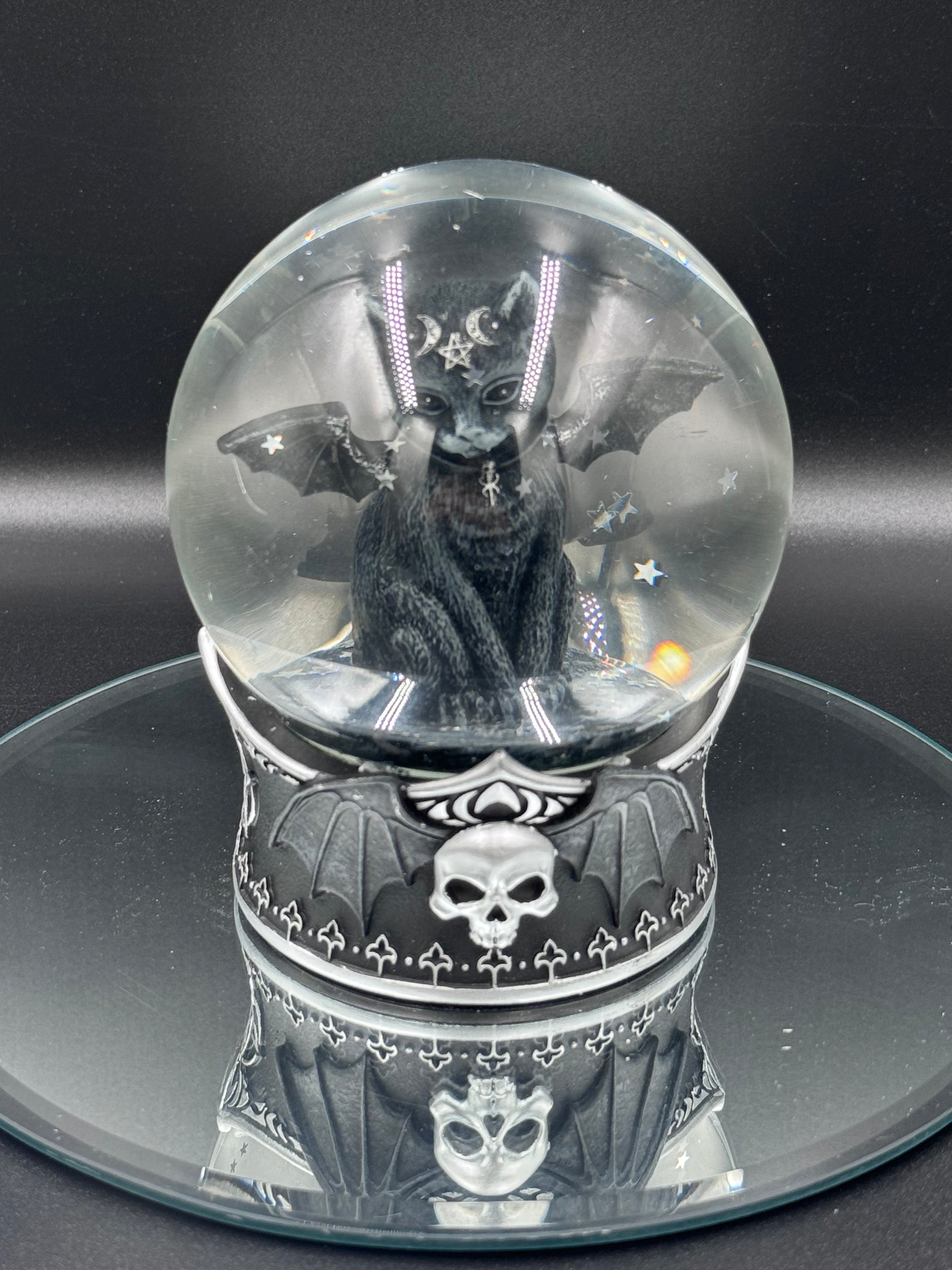 Cult Cuties Malpuss Snow Globe 13cm