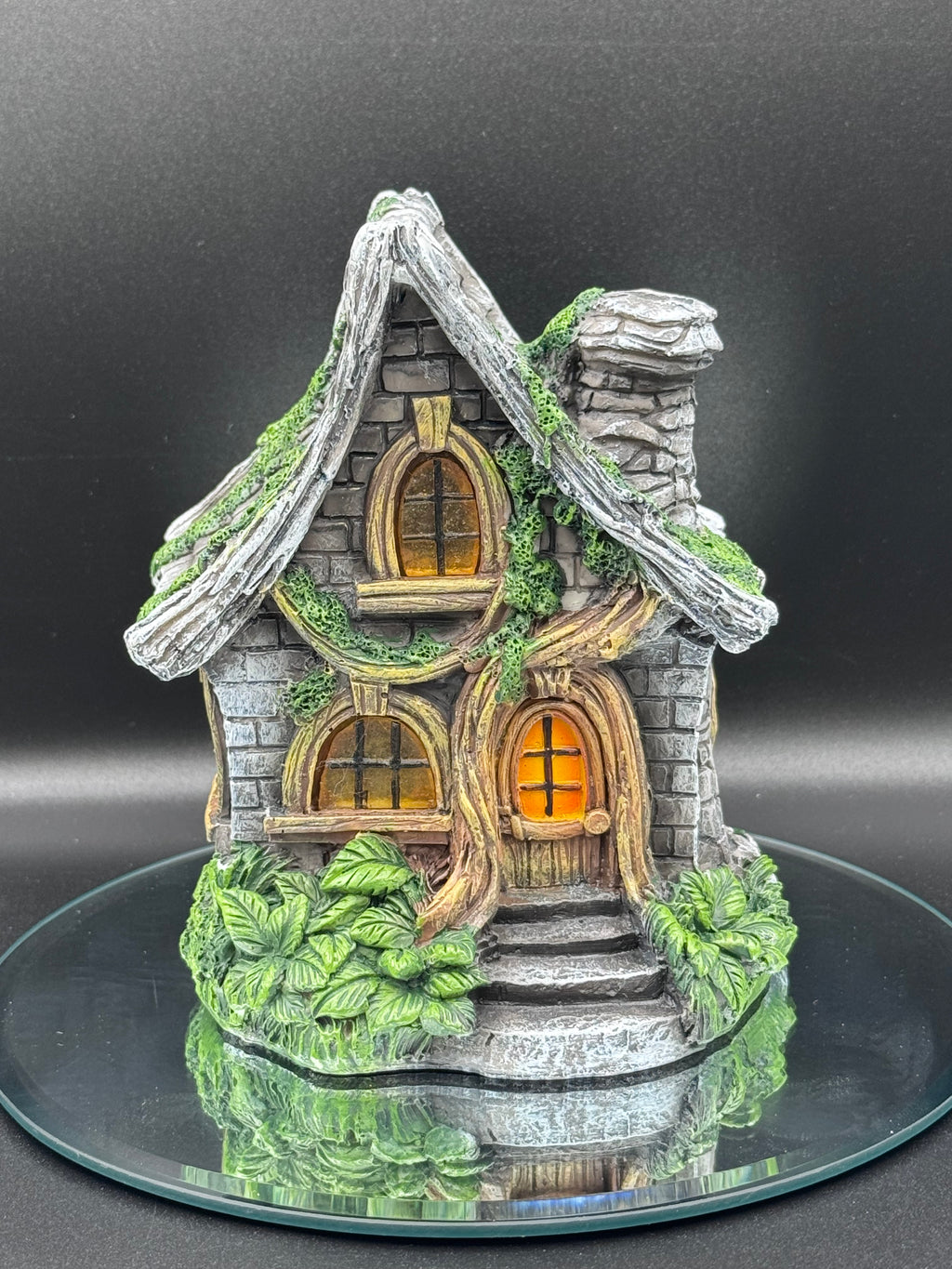 Curly Oak Manor 15cm