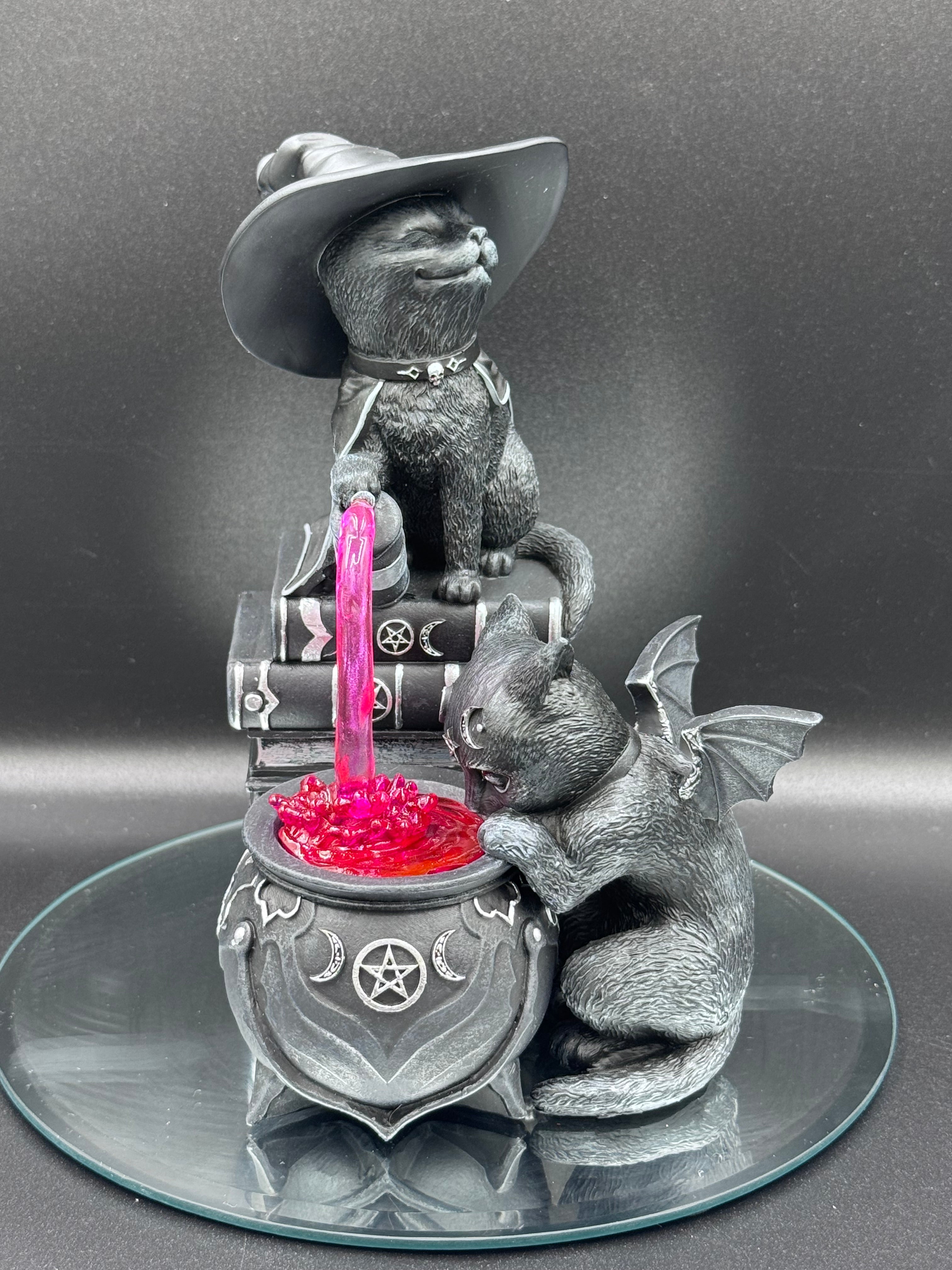 Cult Cuties Malpuss and Purrah Curious Cauldron 18.5cm