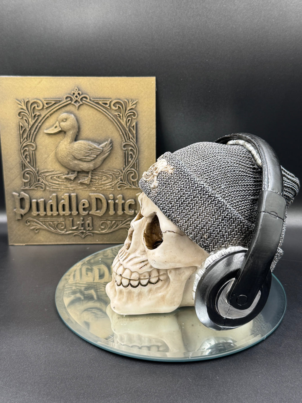 Dead Beat (Grey) 17cm