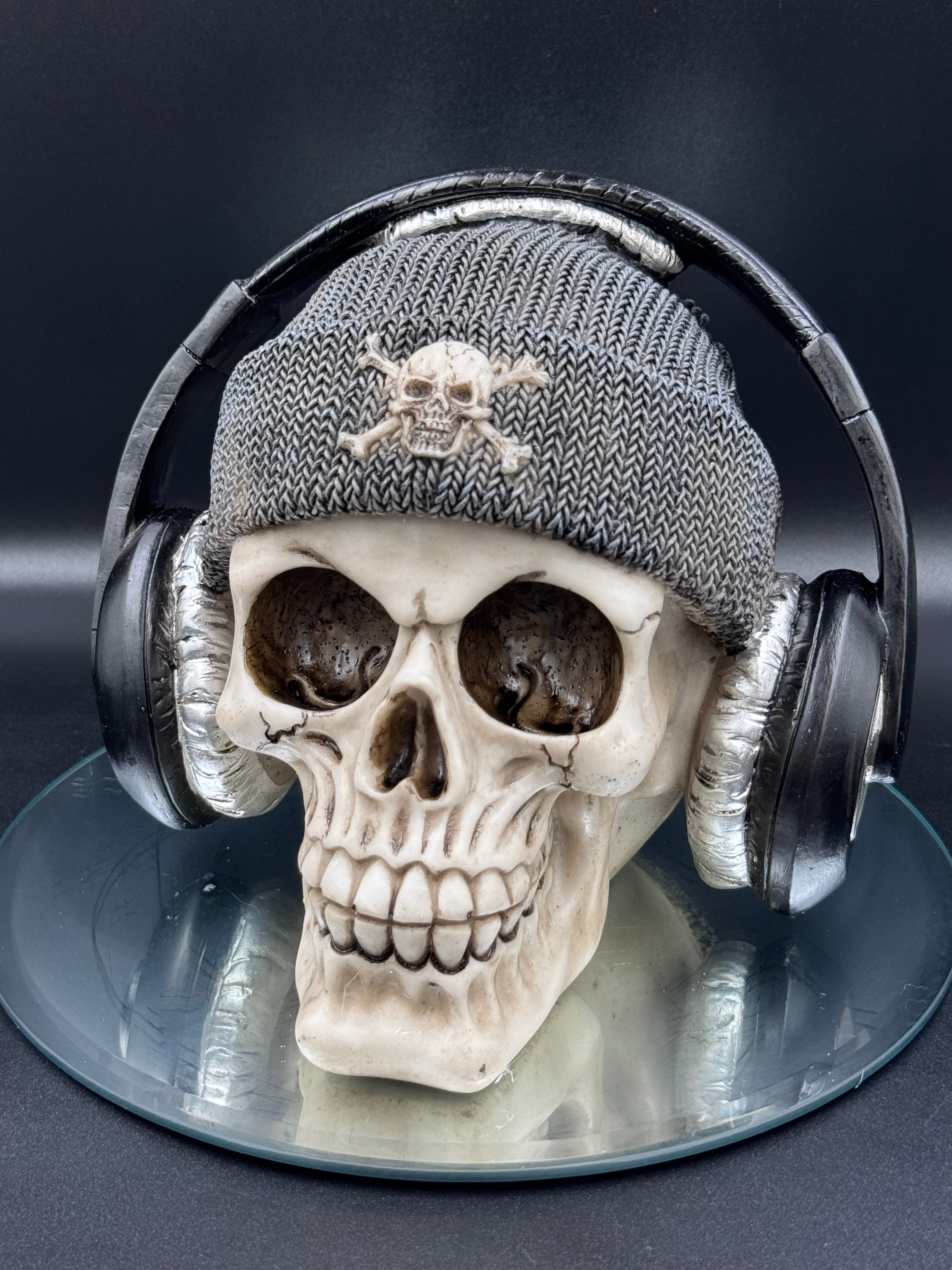 Dead Beat (Grey) 17cm