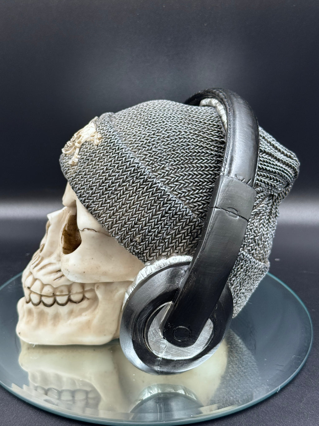 Dead Beat (Grey) 17cm