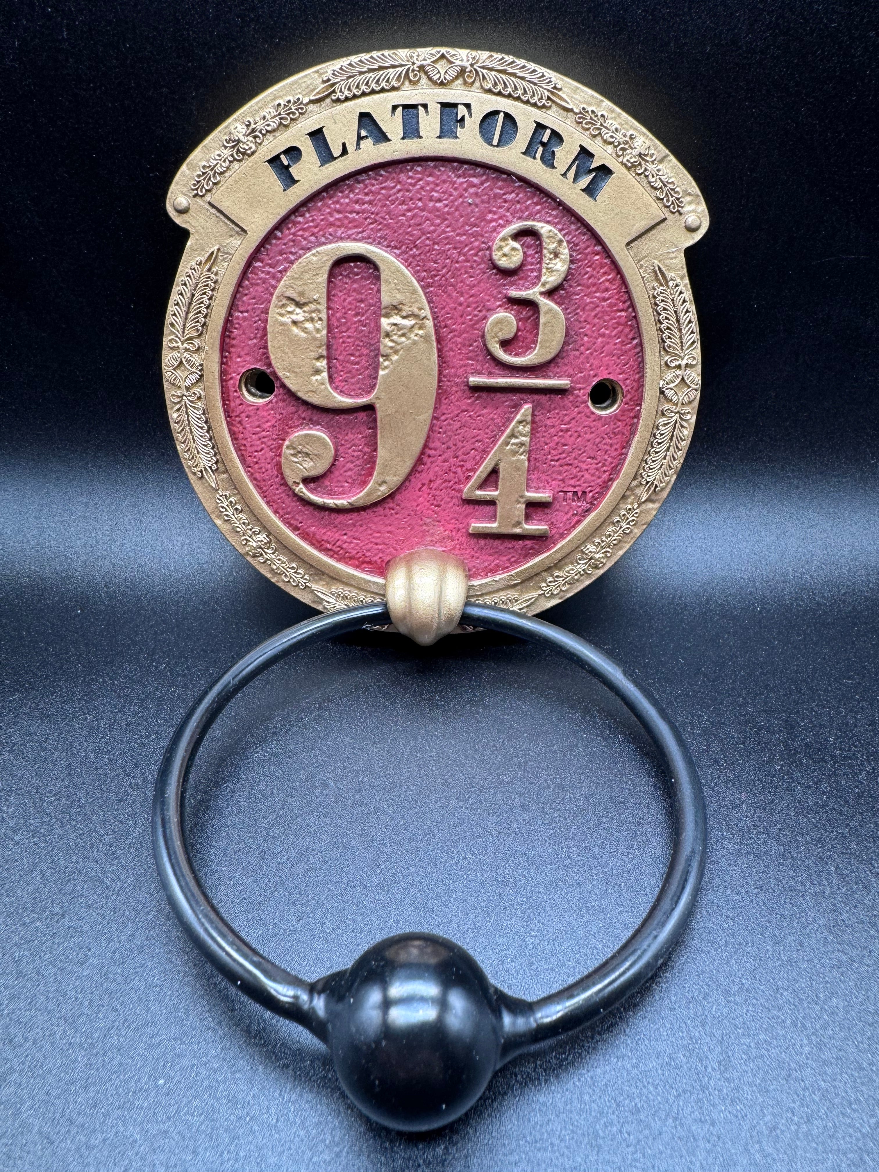 Harry Potter Platform 9 3/4 Door Knocker 21.5cm Red | Official
