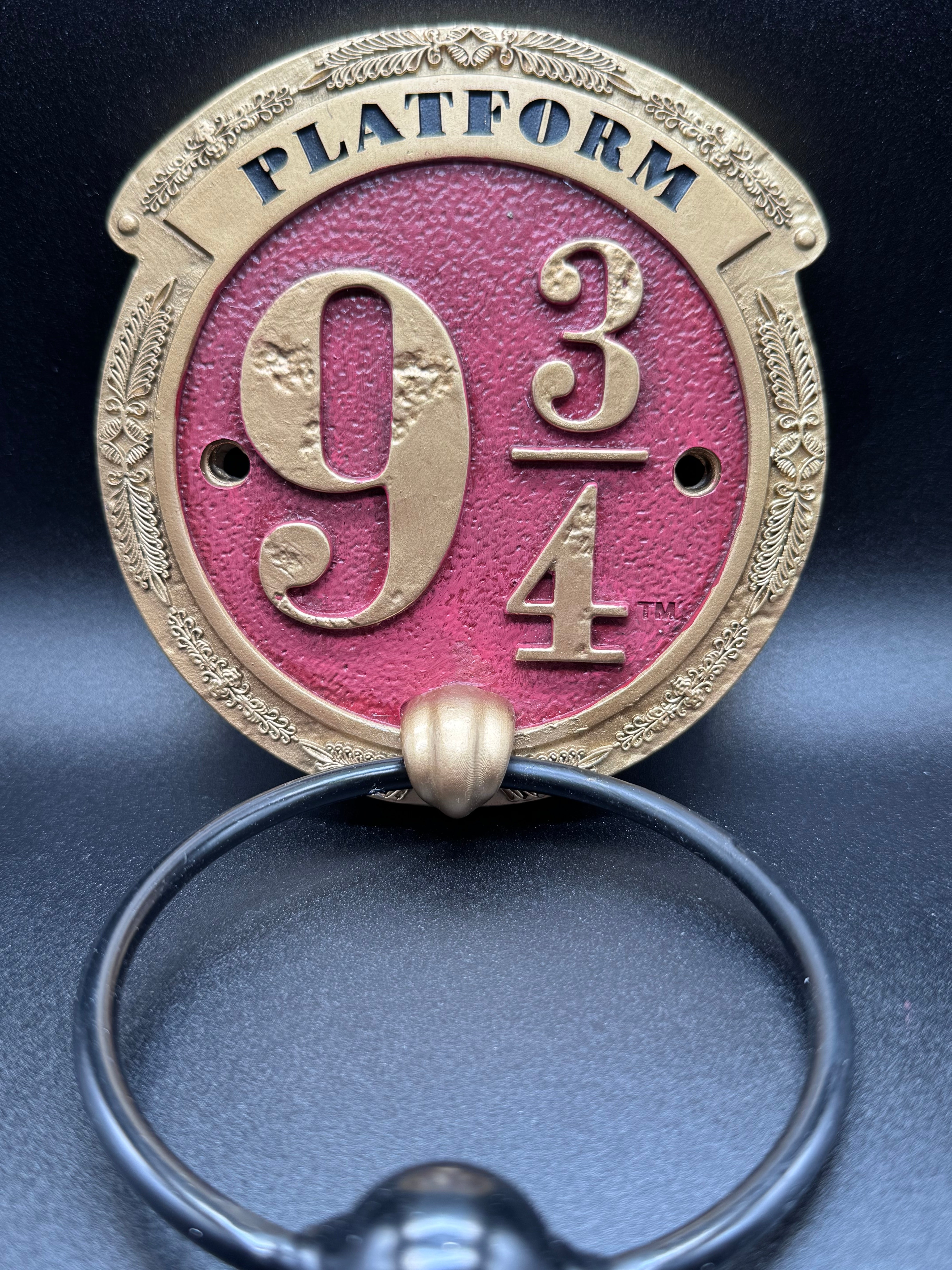 Harry Potter Platform 9 3/4 Door Knocker 21.5cm Red | Official