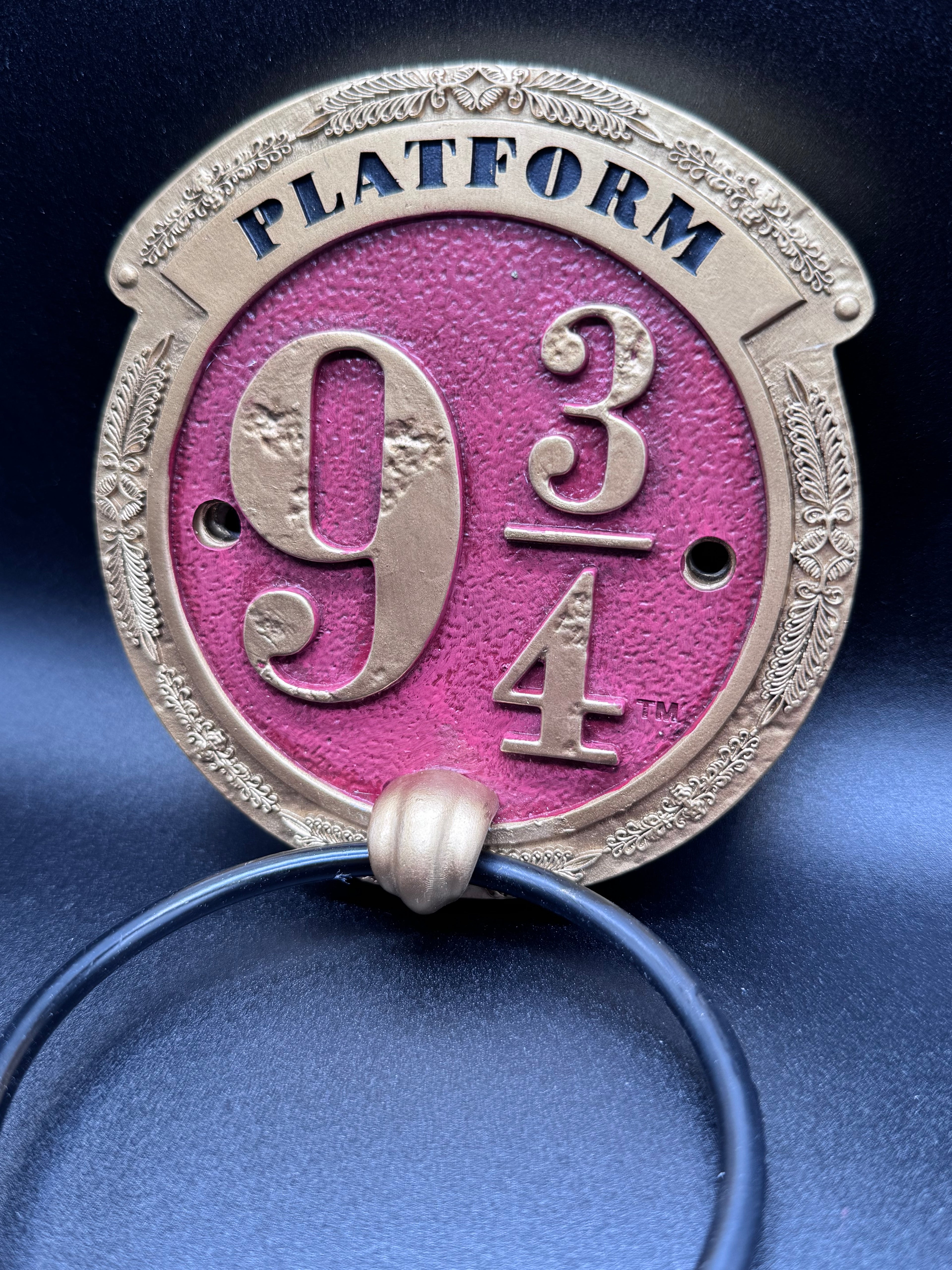 Harry Potter Platform 9 3/4 Door Knocker 21.5cm, Red