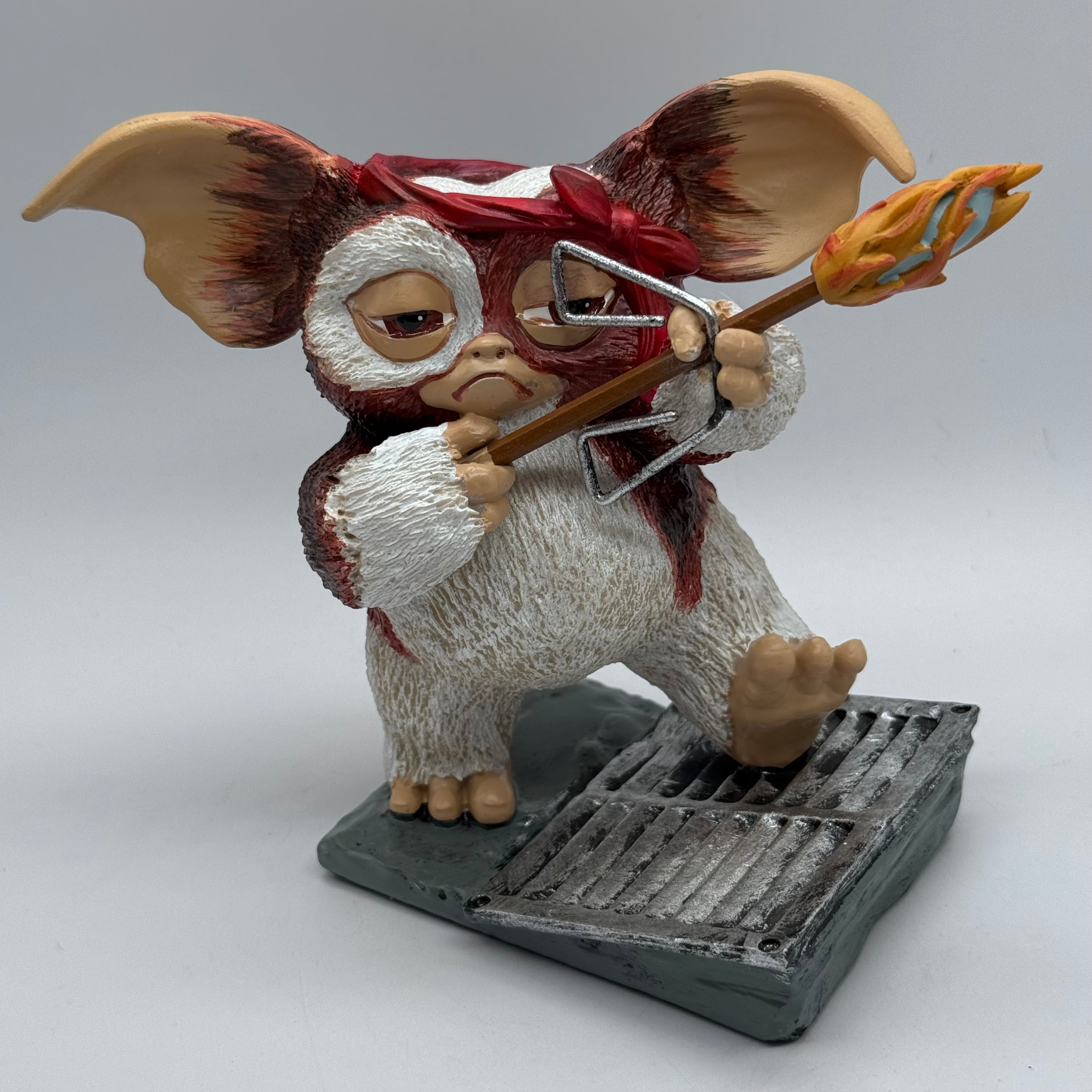 Gremlins Gizmo - Ready Aim Fire Figurine 11.5cm