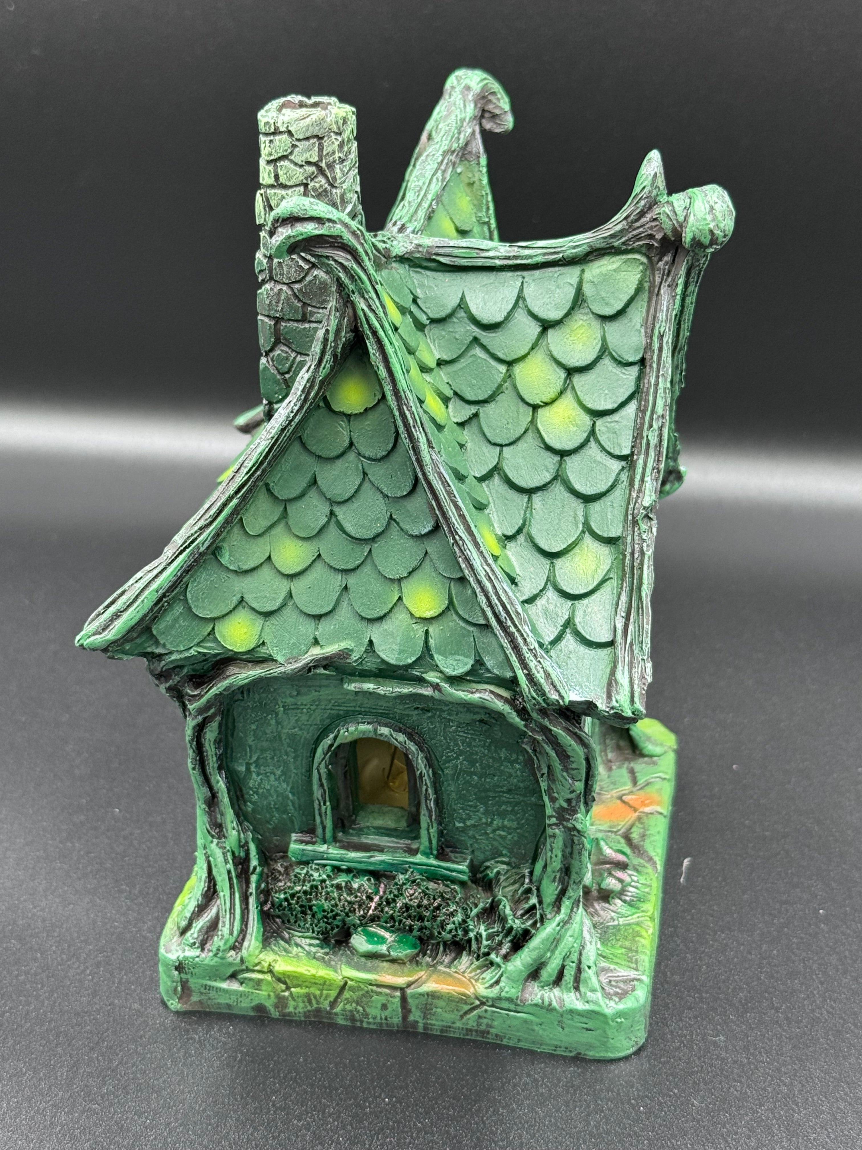Evergreen Lodge Light Up Fairy House