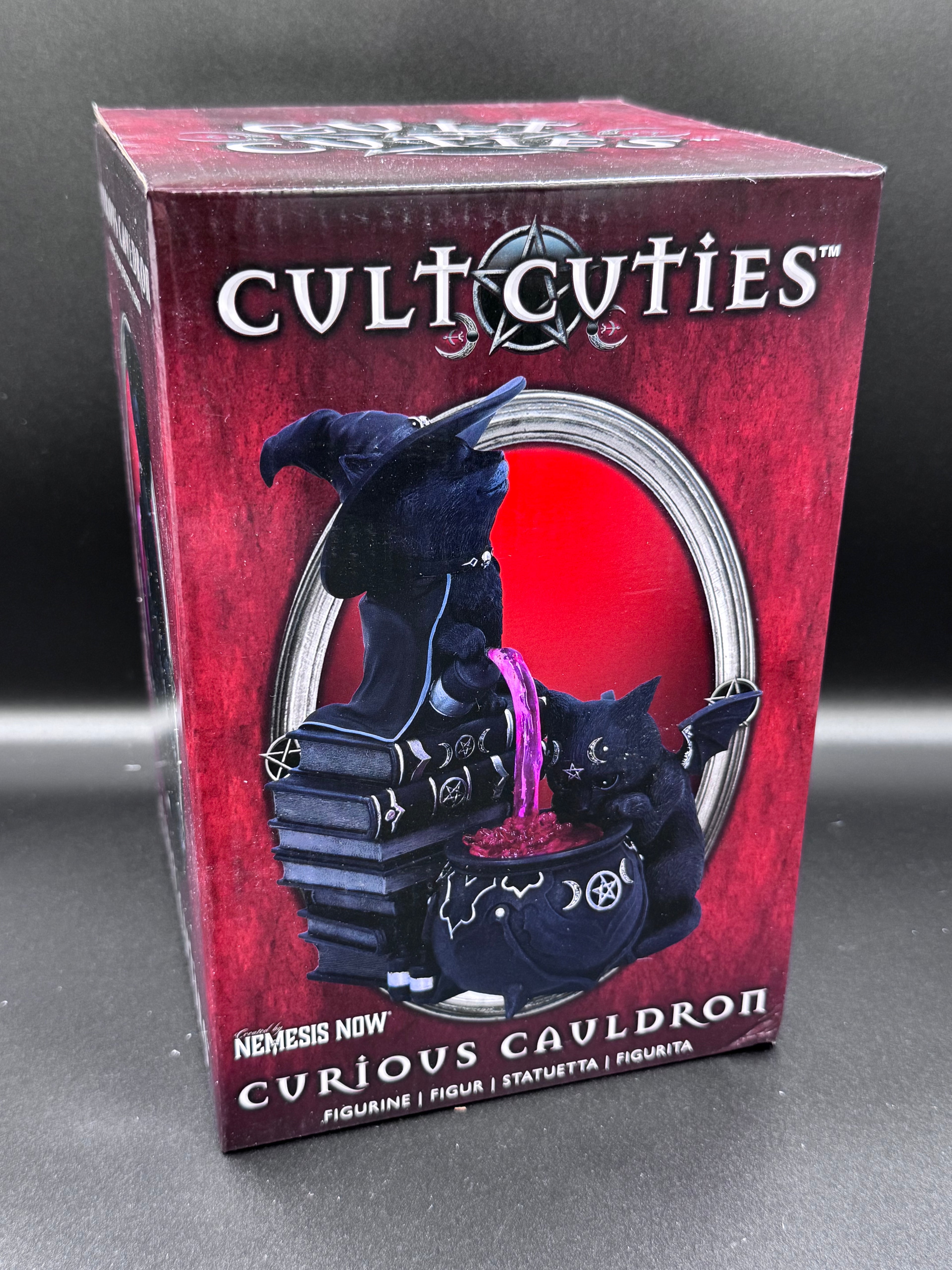 Cult Cuties Malpuss and Purrah Curious Cauldron 18.5cm