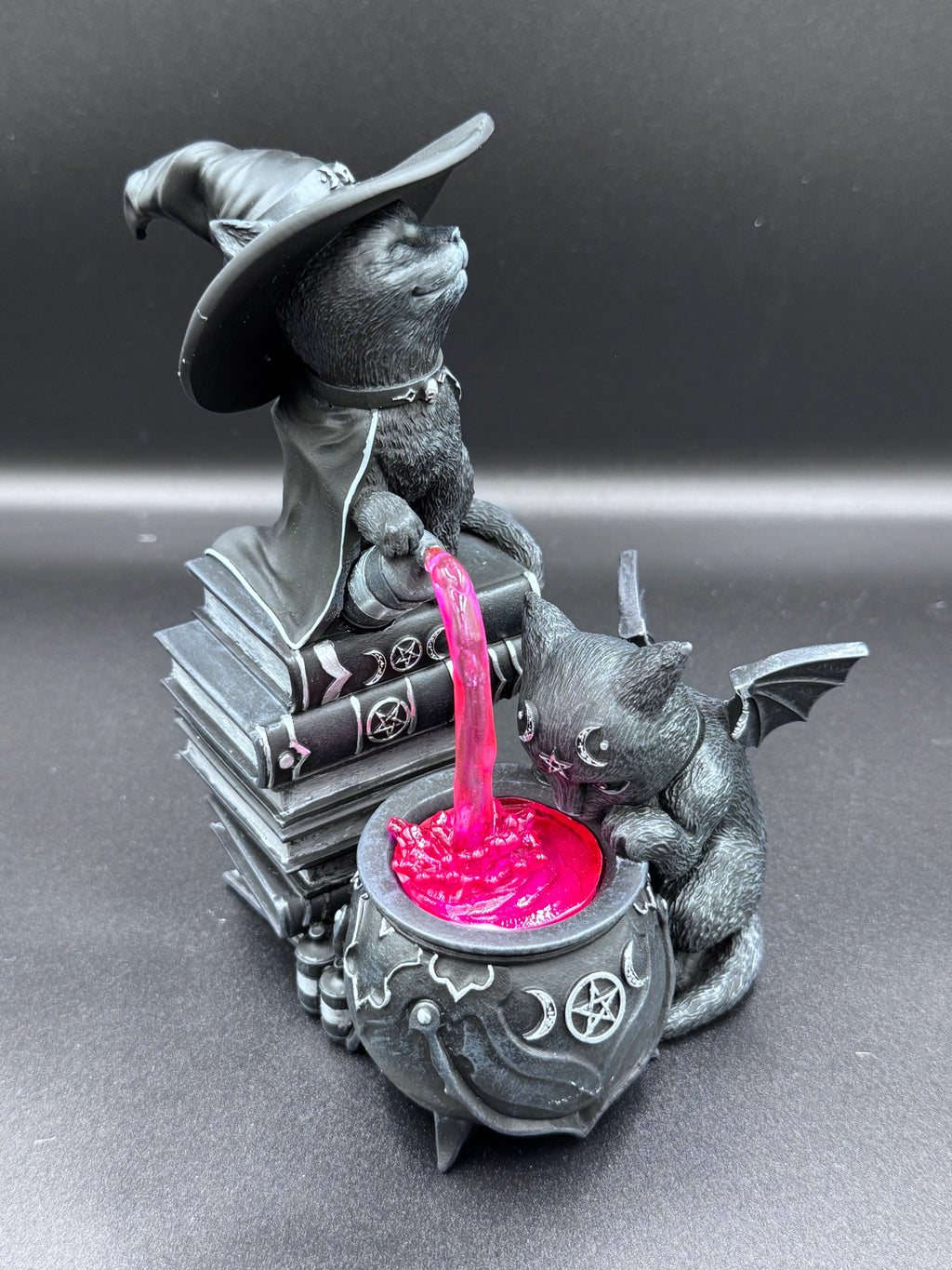 Cult Cuties Malpuss and Purrah Curious Cauldron 18.5cm