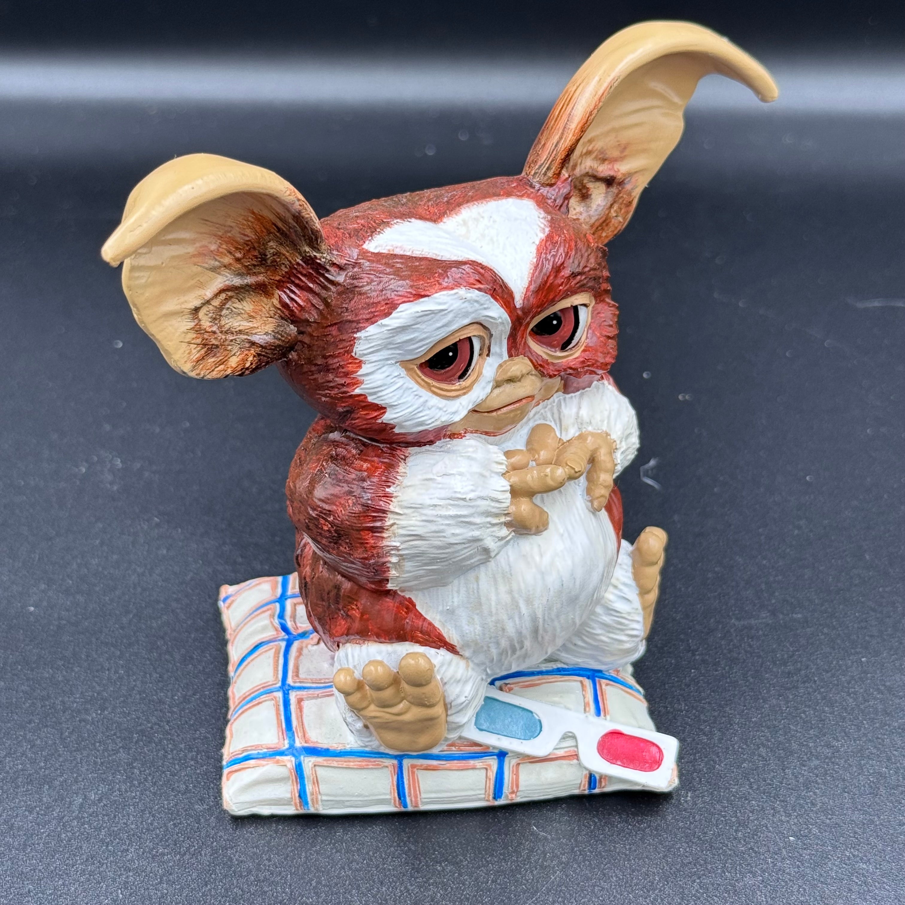 Gremlins Gizmo with 3D Glasses Figurine 14.5cm | Official Gremlins