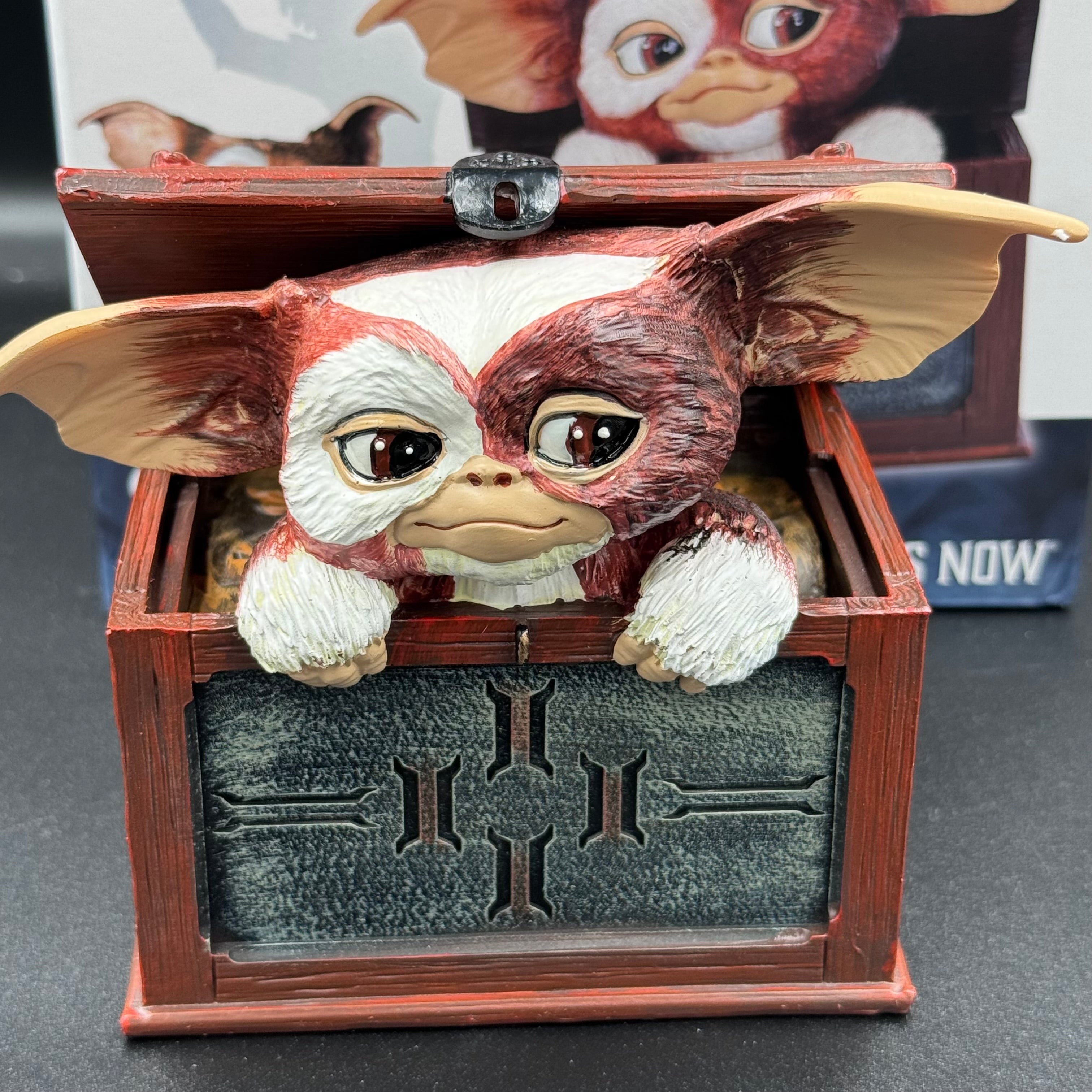 Officially Licensed Gremlins Gizmo in a Box Figurine 12.5cm