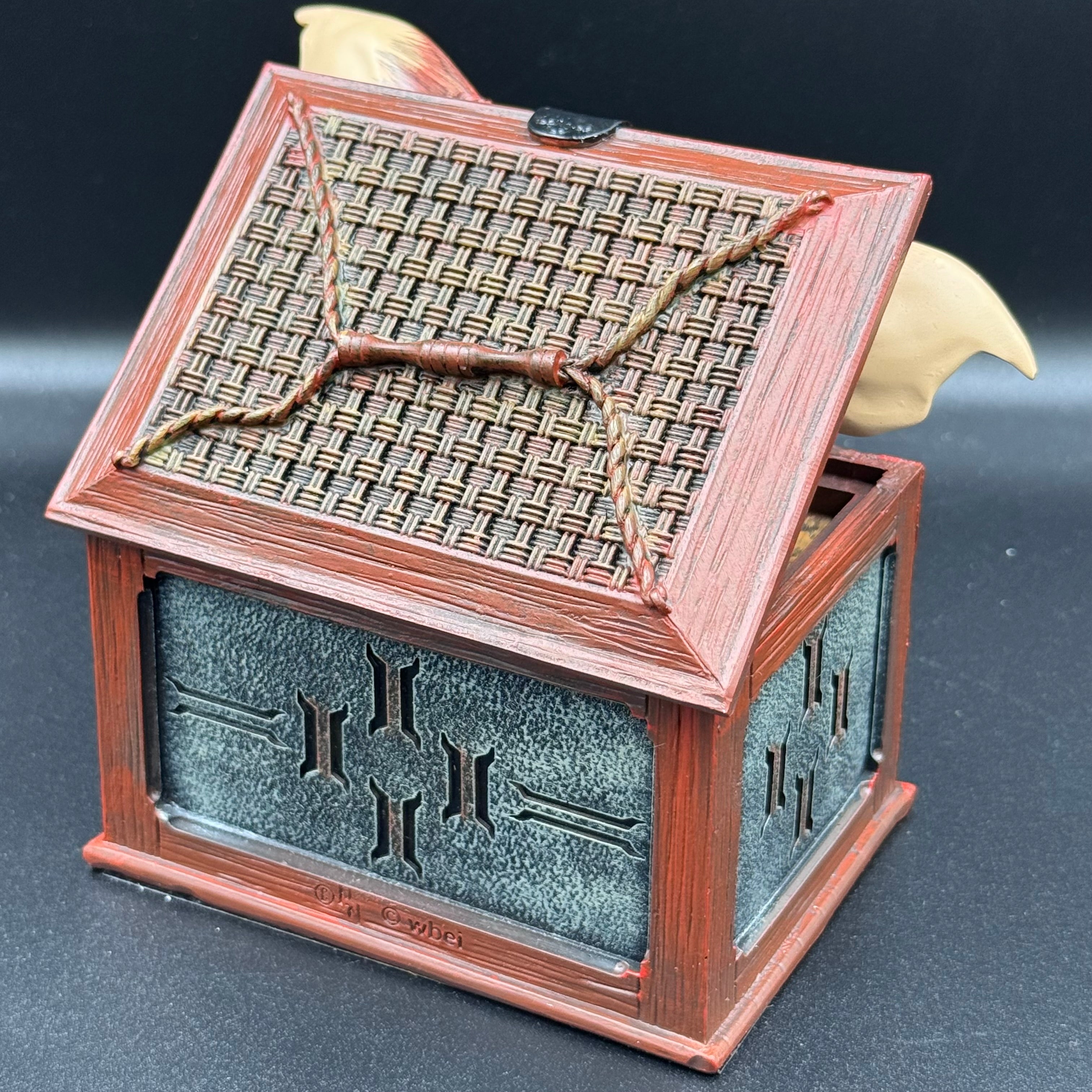 Officially Licensed Gremlins Gizmo in a Box Figurine 12.5cm