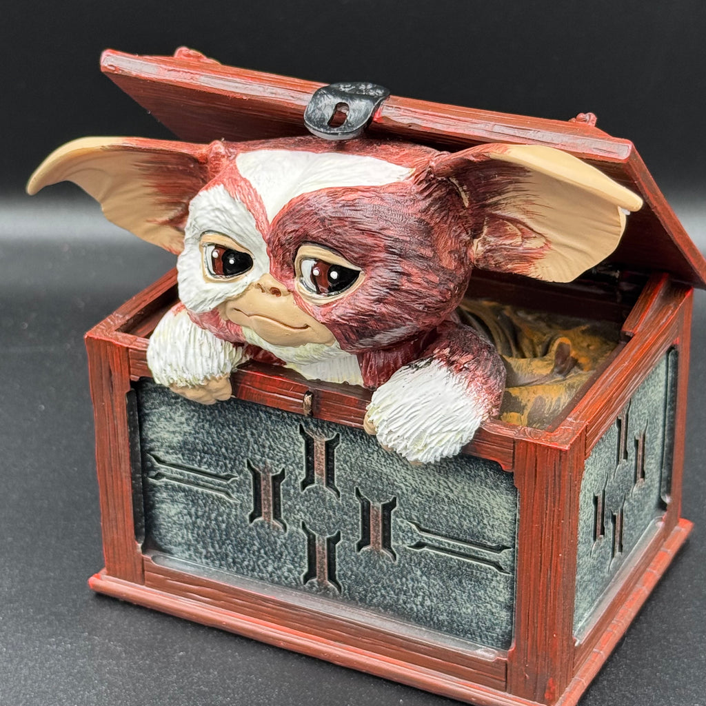Officially Licensed Gremlins Gizmo in a Box Figurine 12.5cm