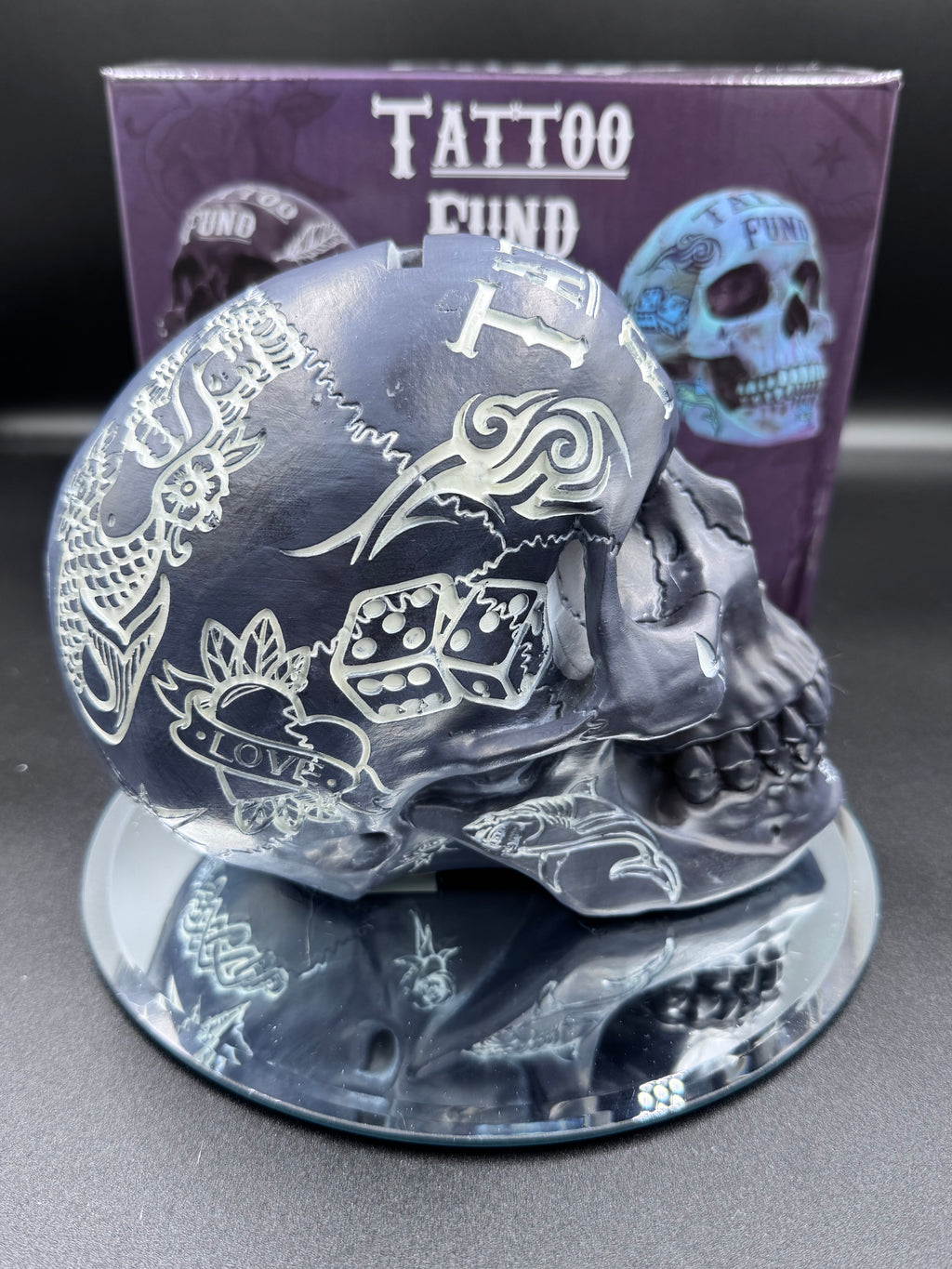 Black and White Traditional, Tribal Tattoo Fund Skull