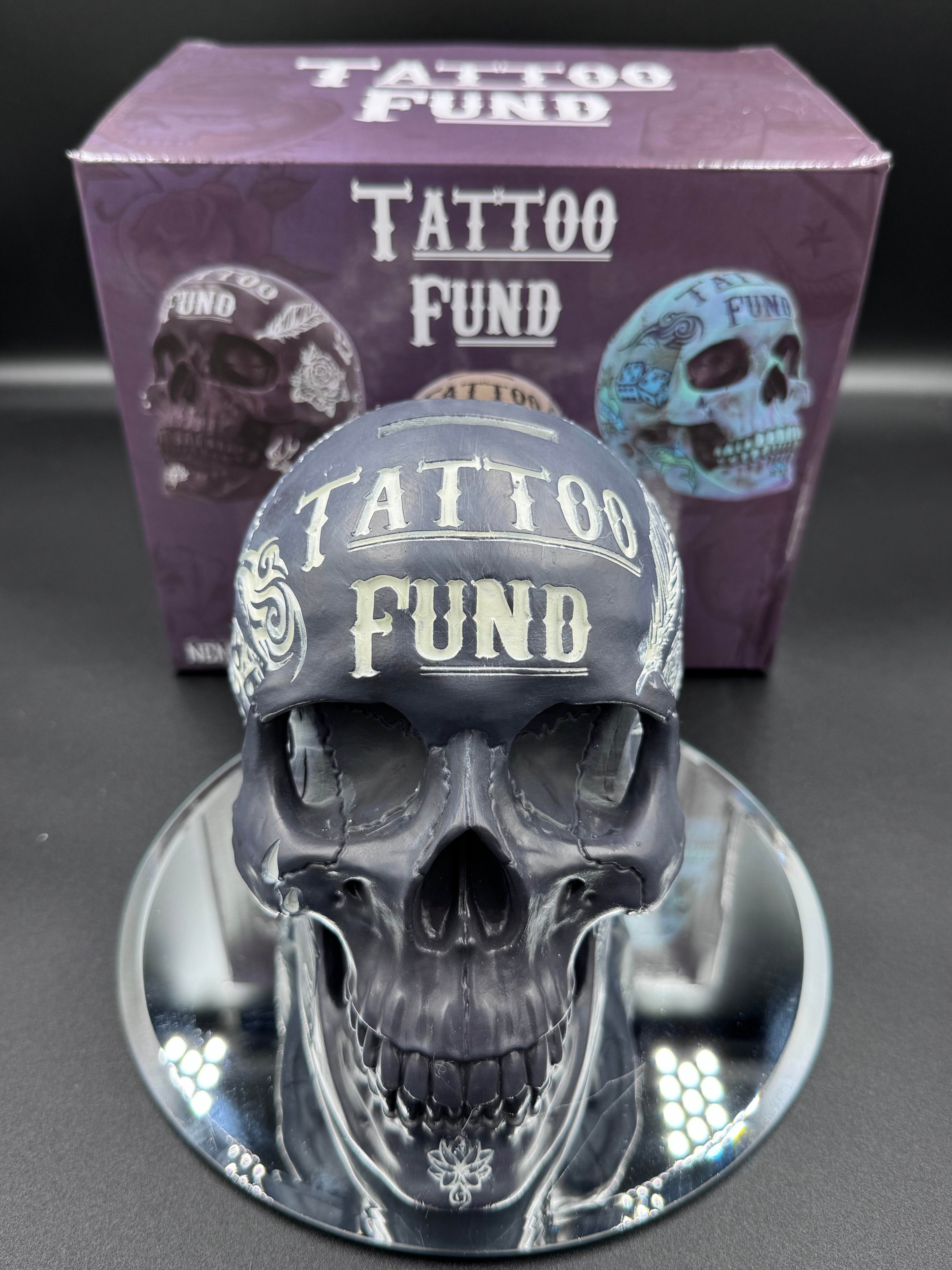 Black and White Traditional, Tribal Tattoo Fund Skull