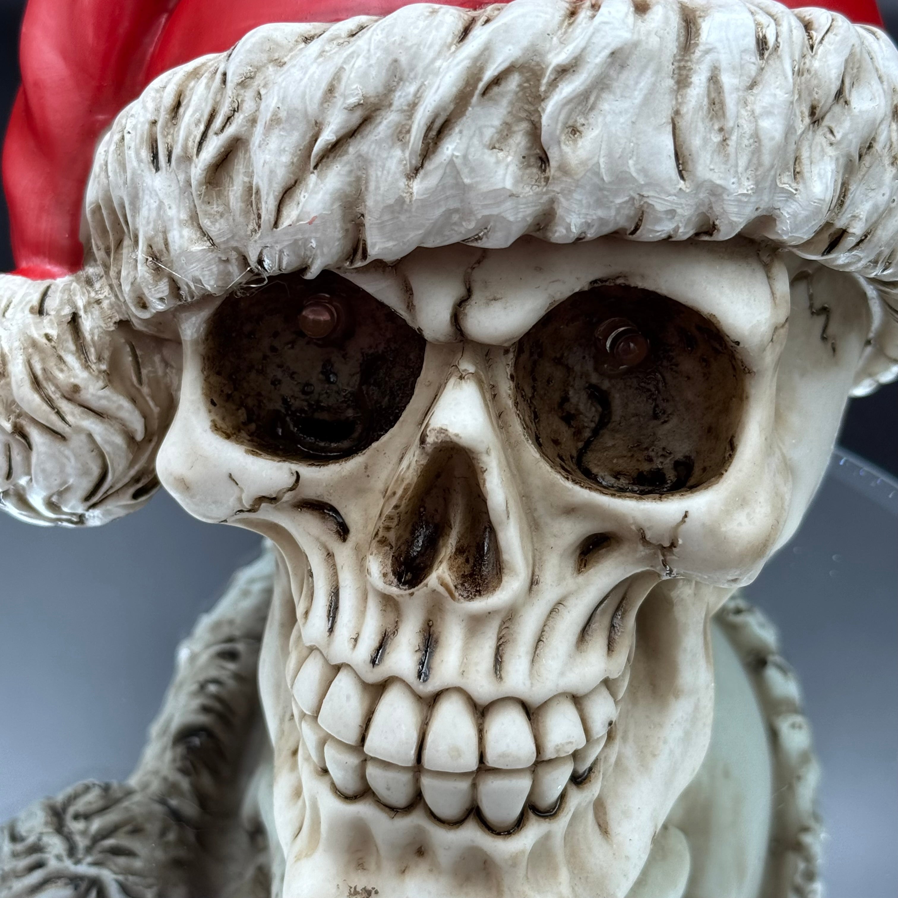 Silent Night Christmas Skull 15.5cm