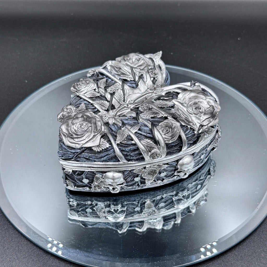 Gothic Caged Heart Box 10.5cm