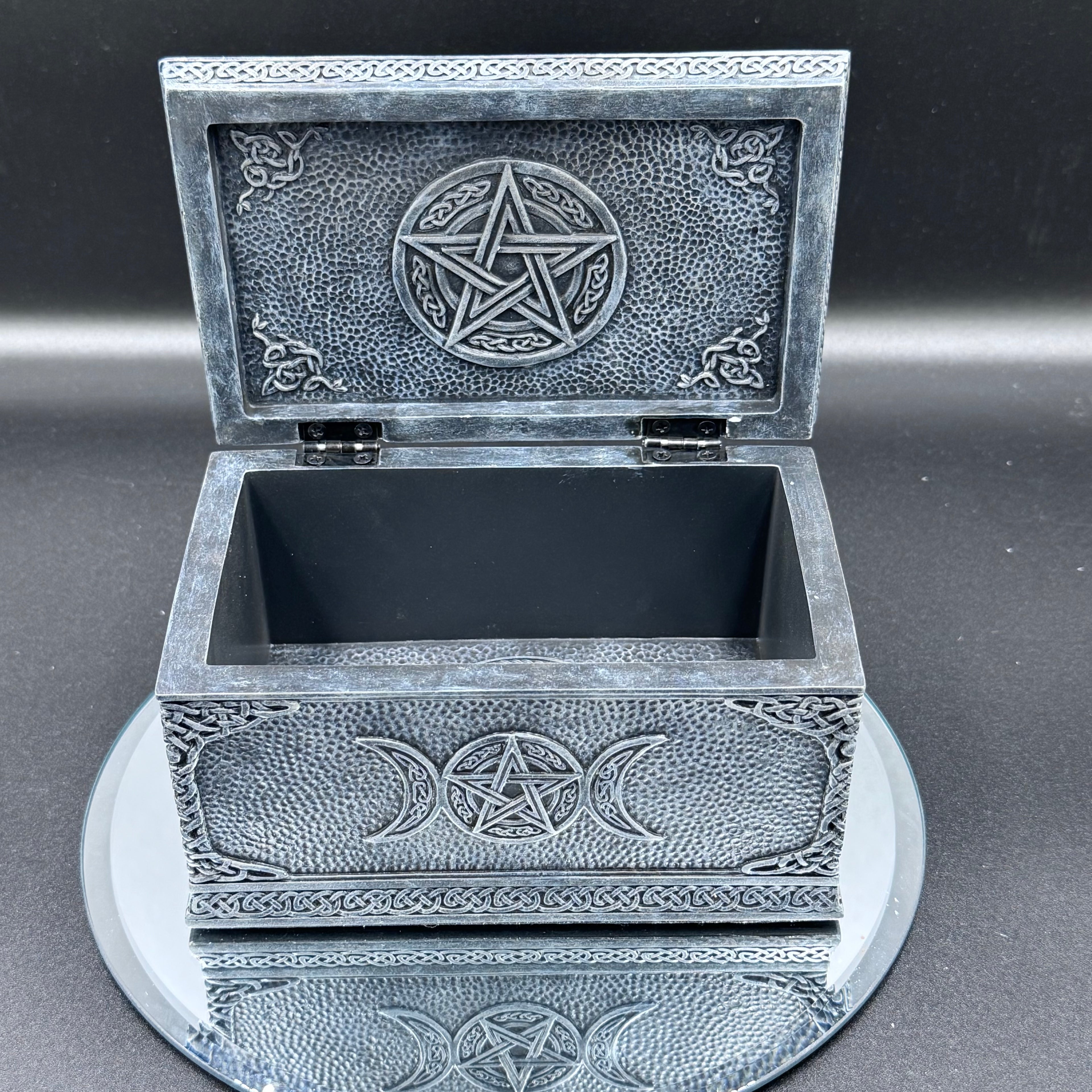 Mother Earth Box 15.5cm