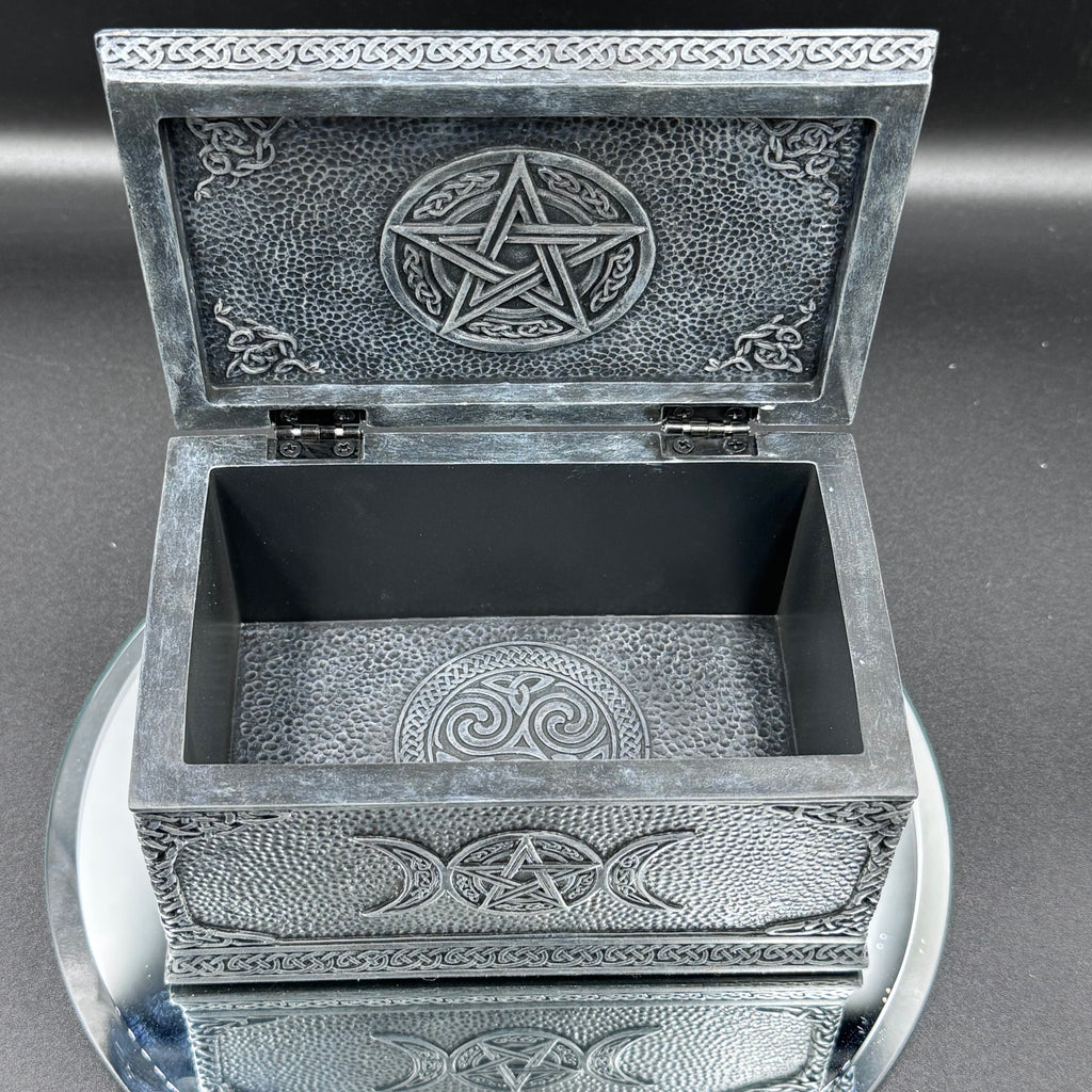 Mother Earth Box 15.5cm