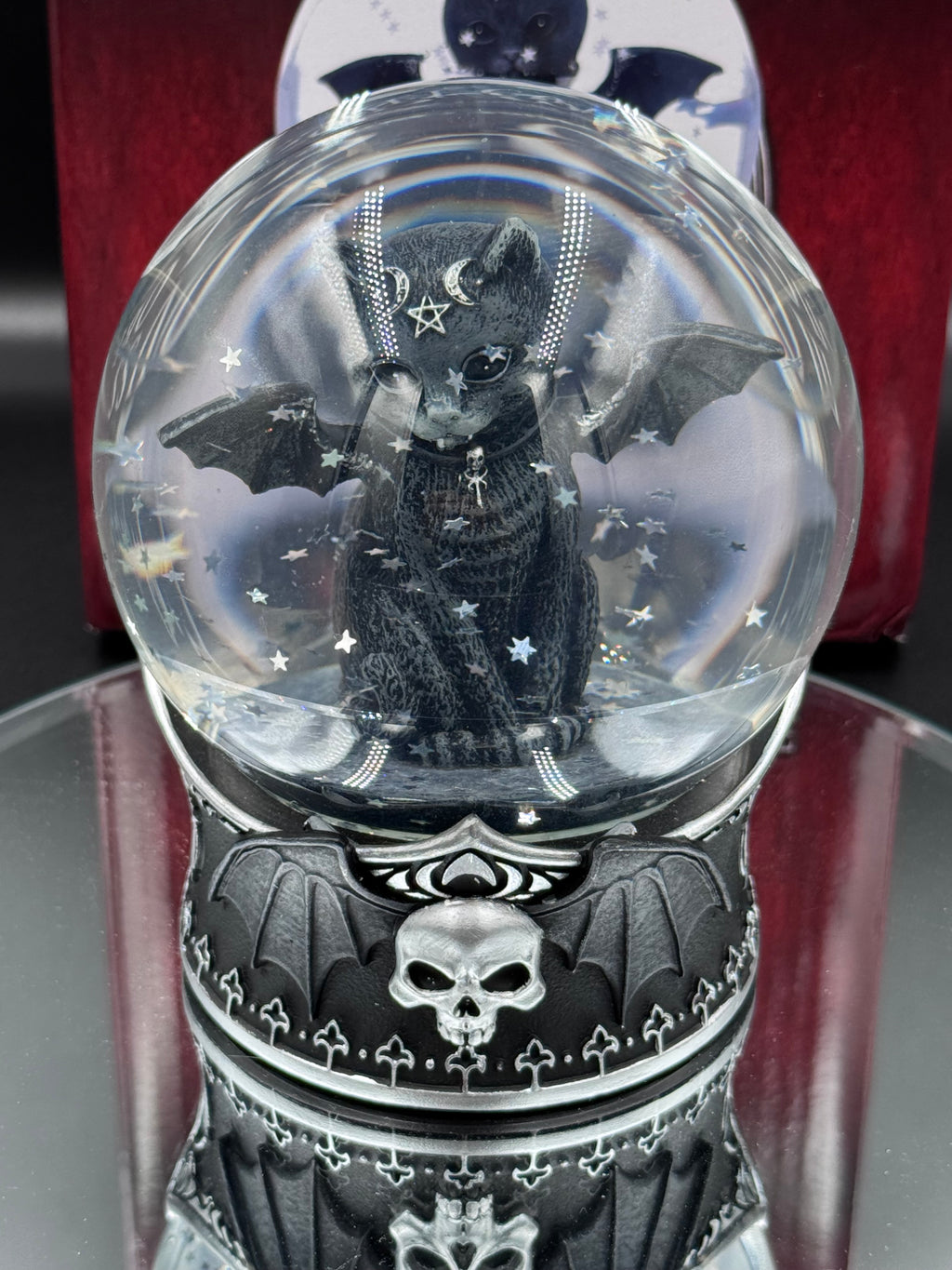 Cult Cuties Malpuss Snow Globe 13cm