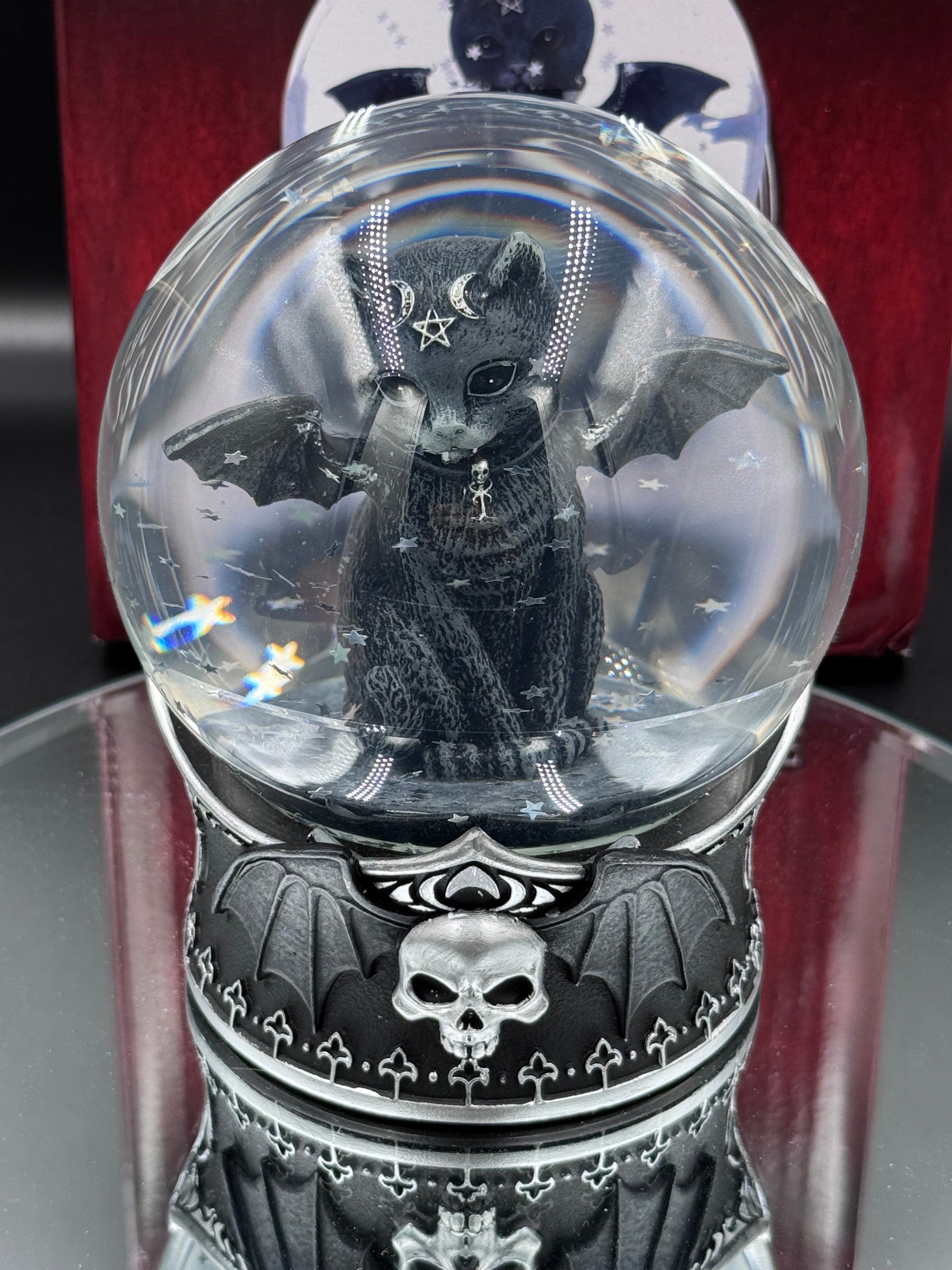 Cult Cuties Malpuss Snow Globe 13cm