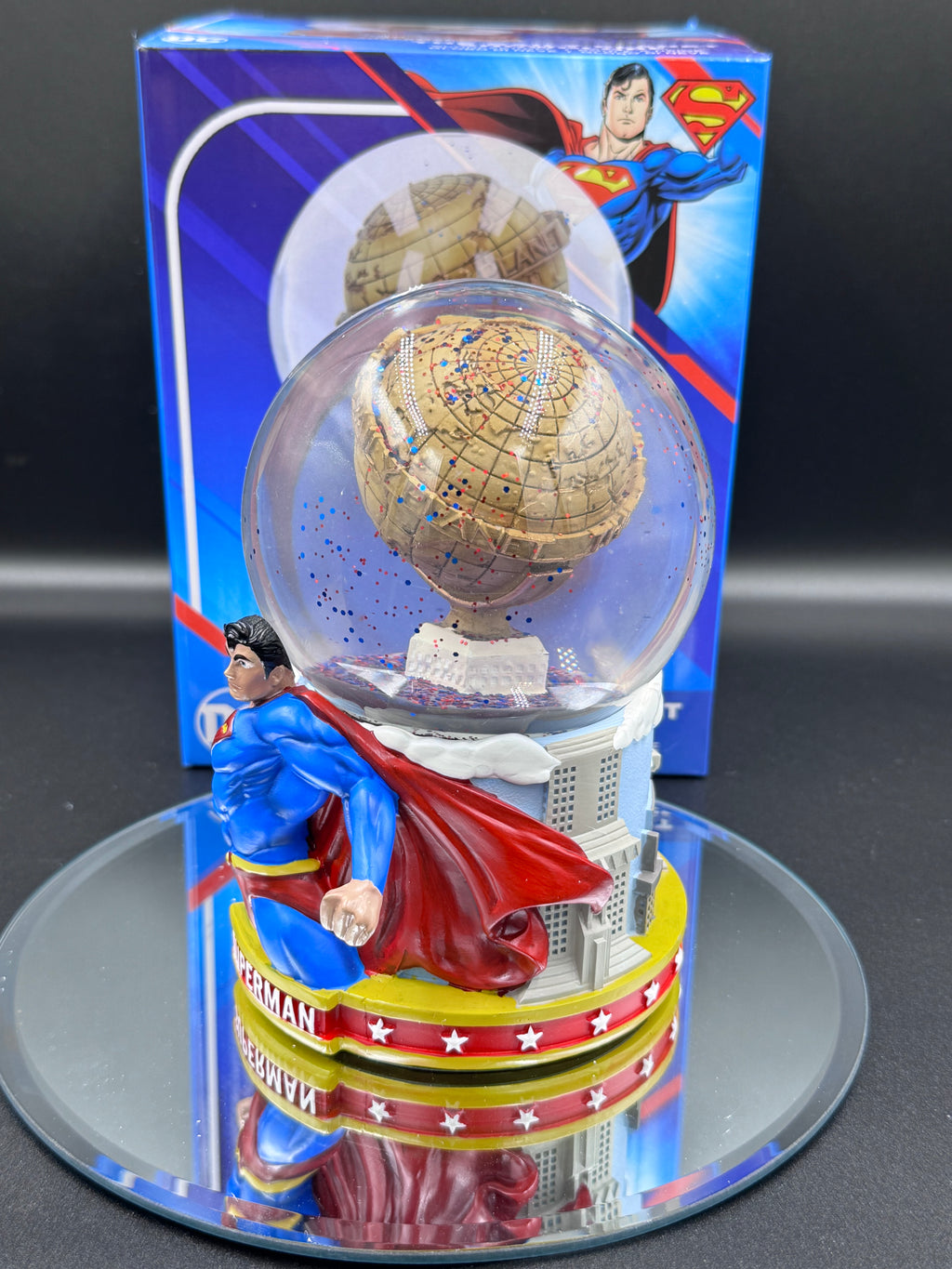 DC The Daily Planet Superman Hero Snow Globe