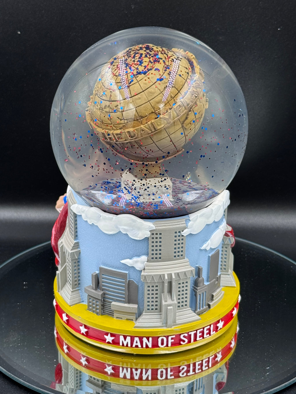 DC The Daily Planet Superman Hero Snow Globe