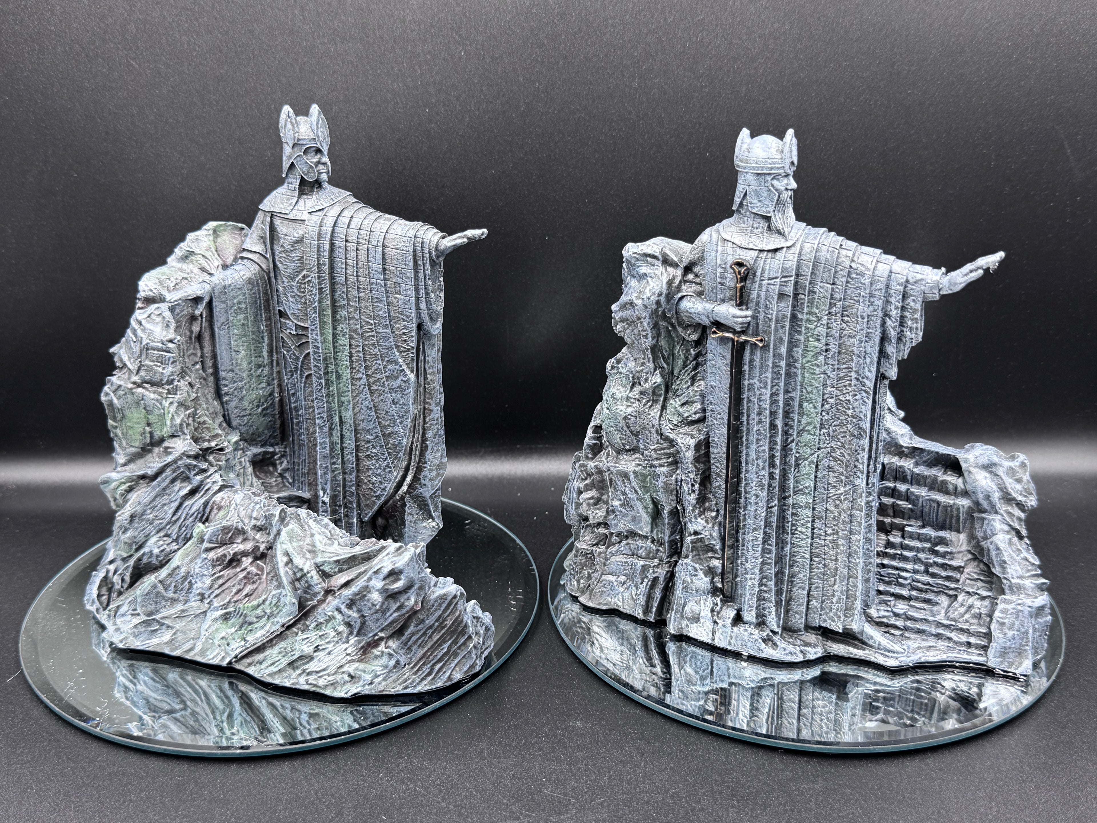 Lord of the Rings Gates of Argonath Bookends 19cm