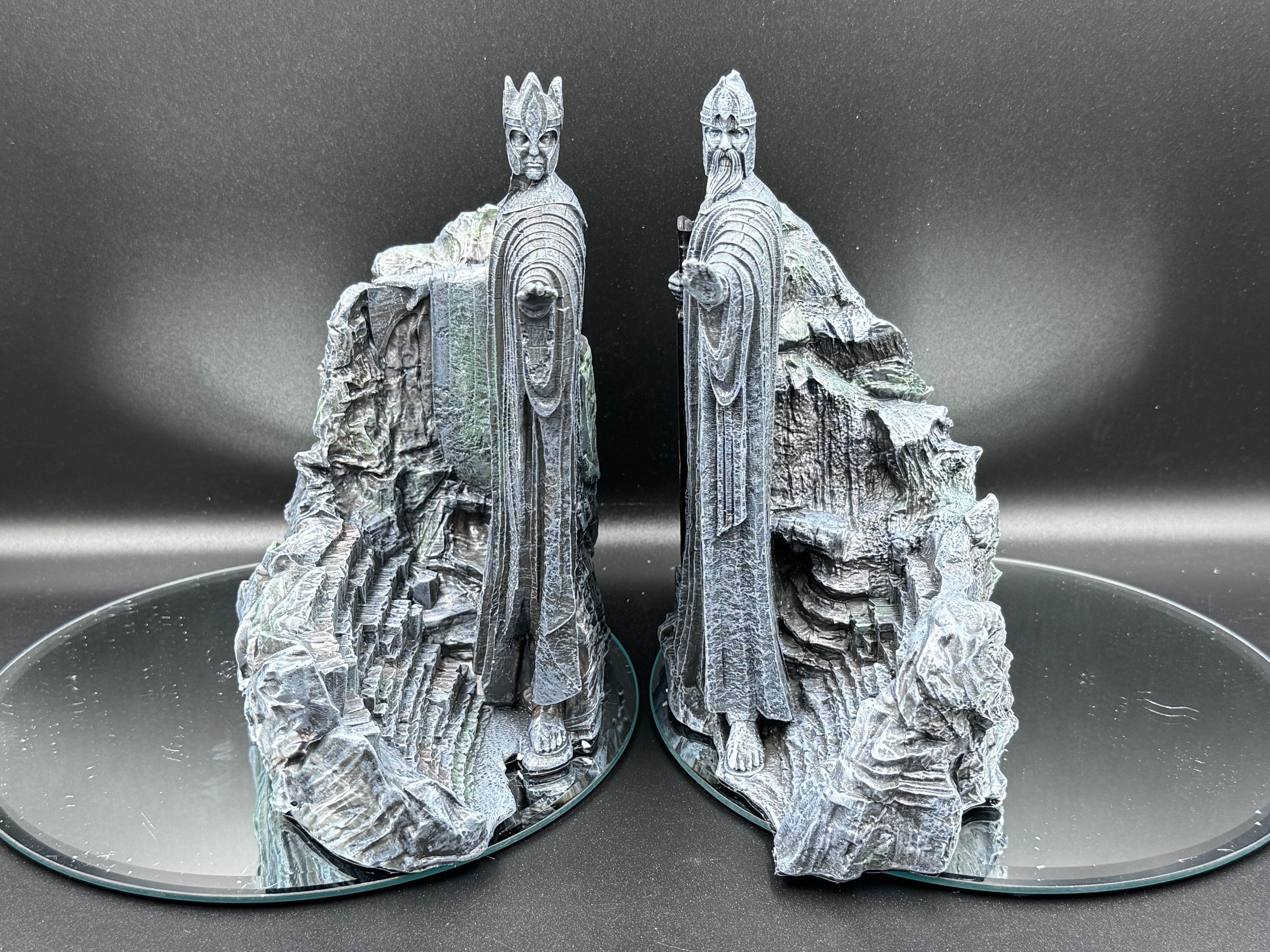 Lord of the Rings Gates of Argonath Bookends 19cm