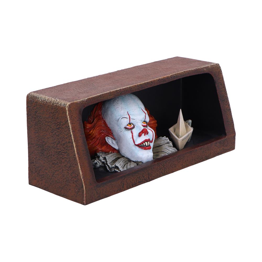 IT Pennywise Storm Drain Figurine, 20cm