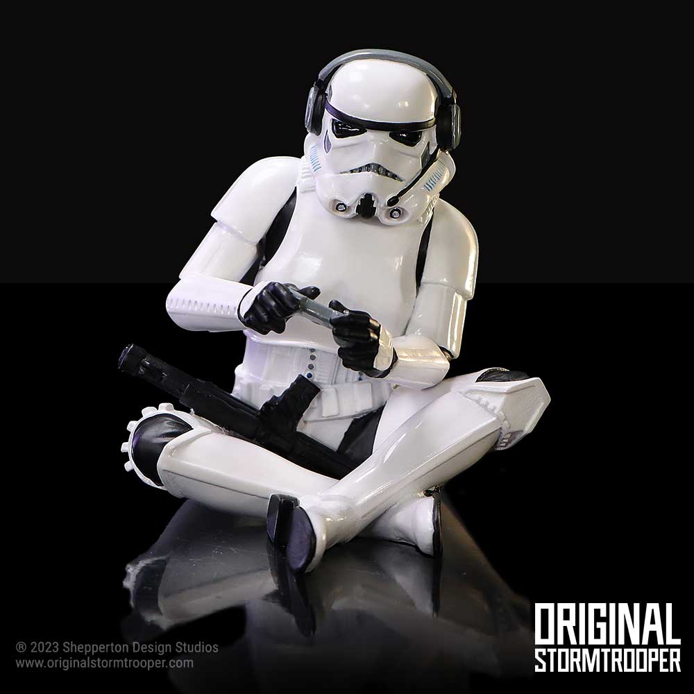 Stormtrooper Game On! Gamer Figurine 9.5cm | Nemesis Now