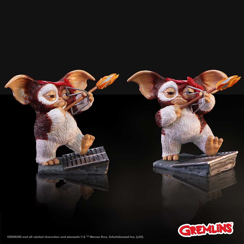 Gremlins Gizmo Ready Aim Fire Figurine 11.5cm