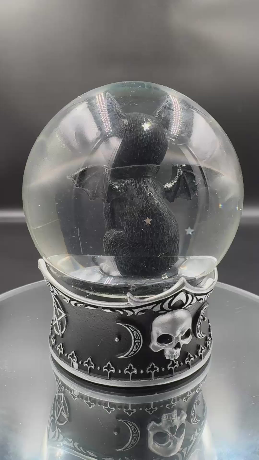 Cult Cuties Malpuss Snow Globe 13cm